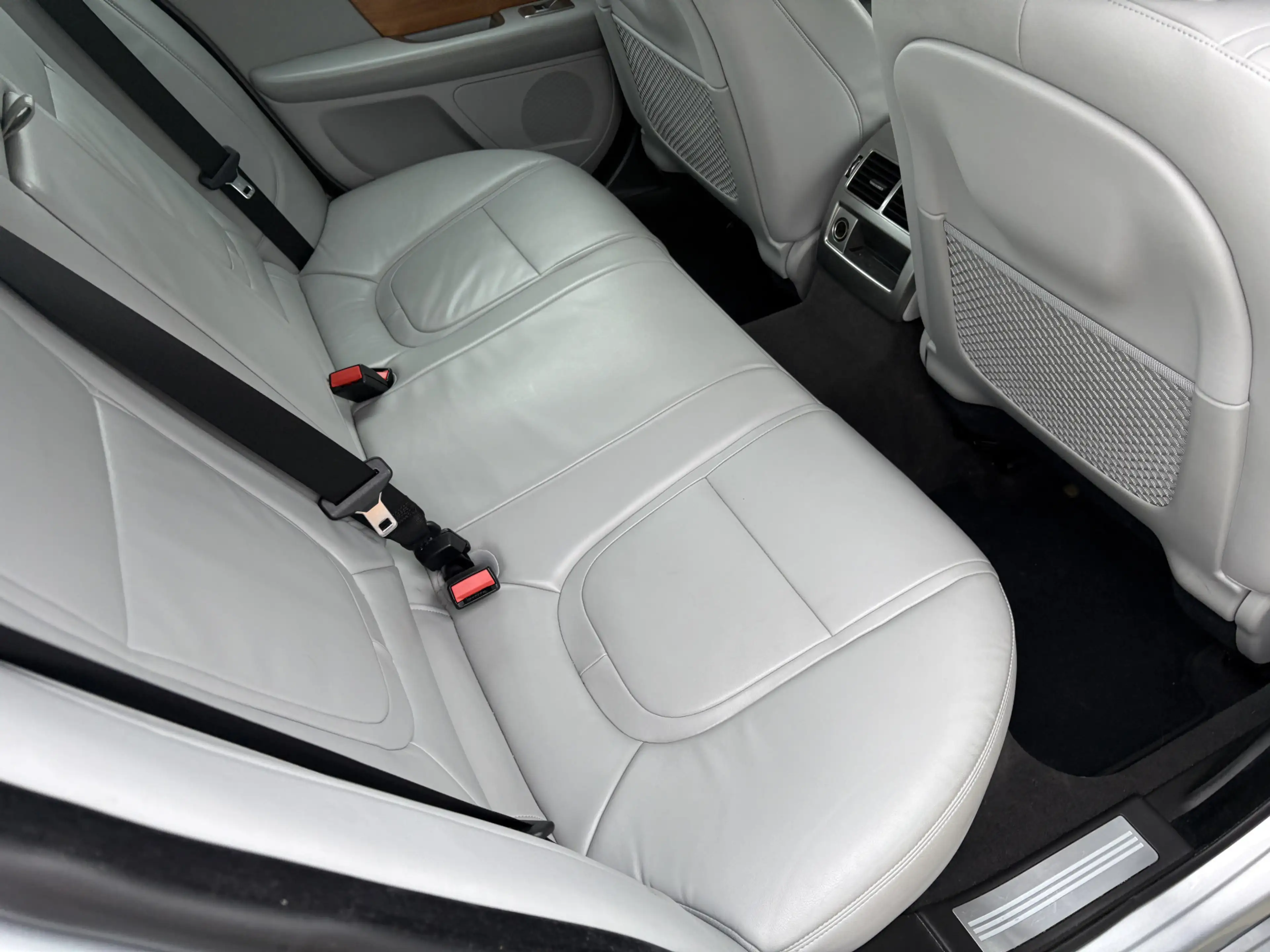 Jaguar XF 3.0D S Premium Business Edition / AUTOMAAT / NAVI — photo 19