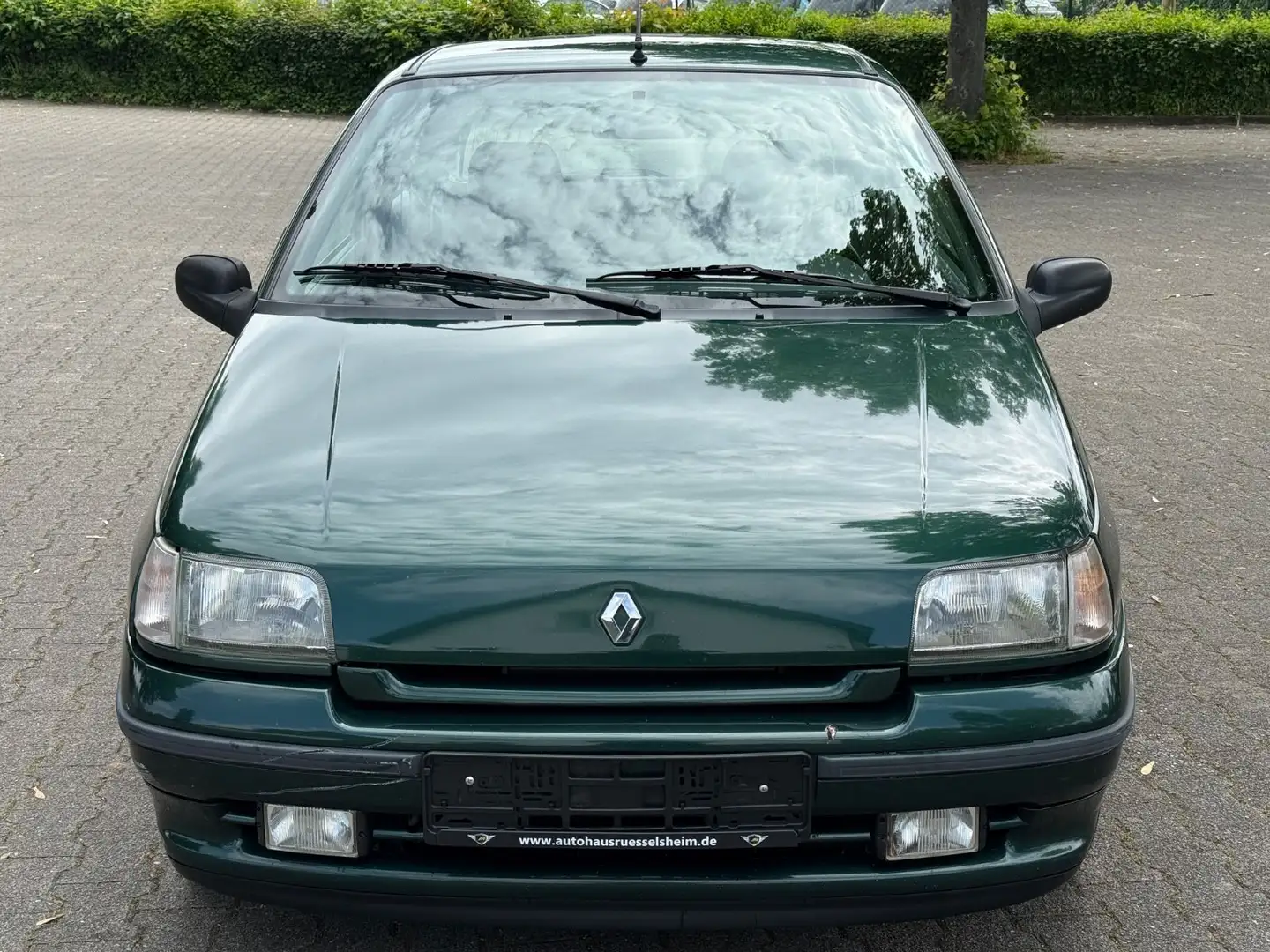Renault Clio 1.4*AUTOM*EIN RARITÄT*TÜV*CD*TOP ANGEBOT* Grün - 2
