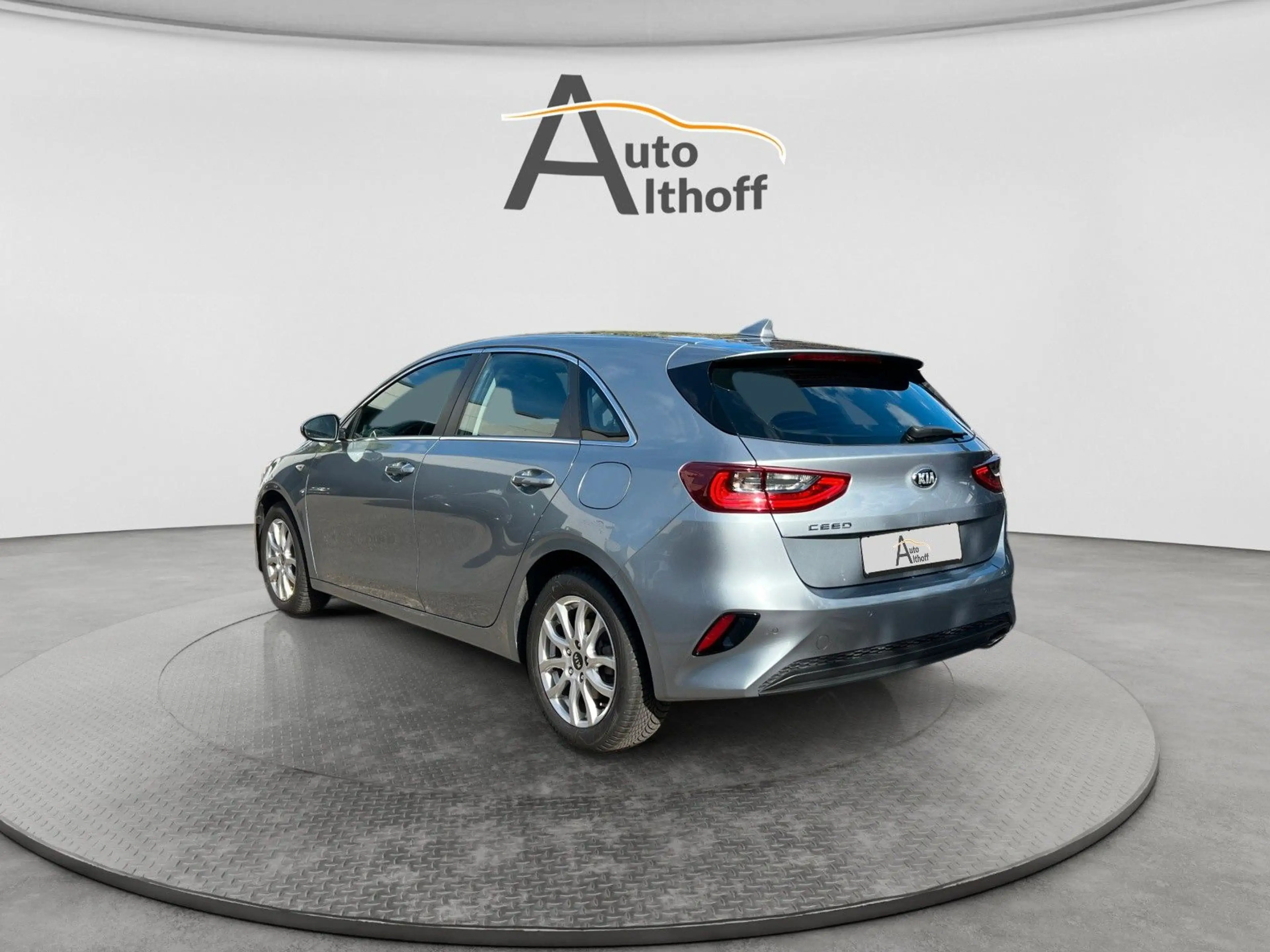 Kia Ceed / cee'd — photo 2