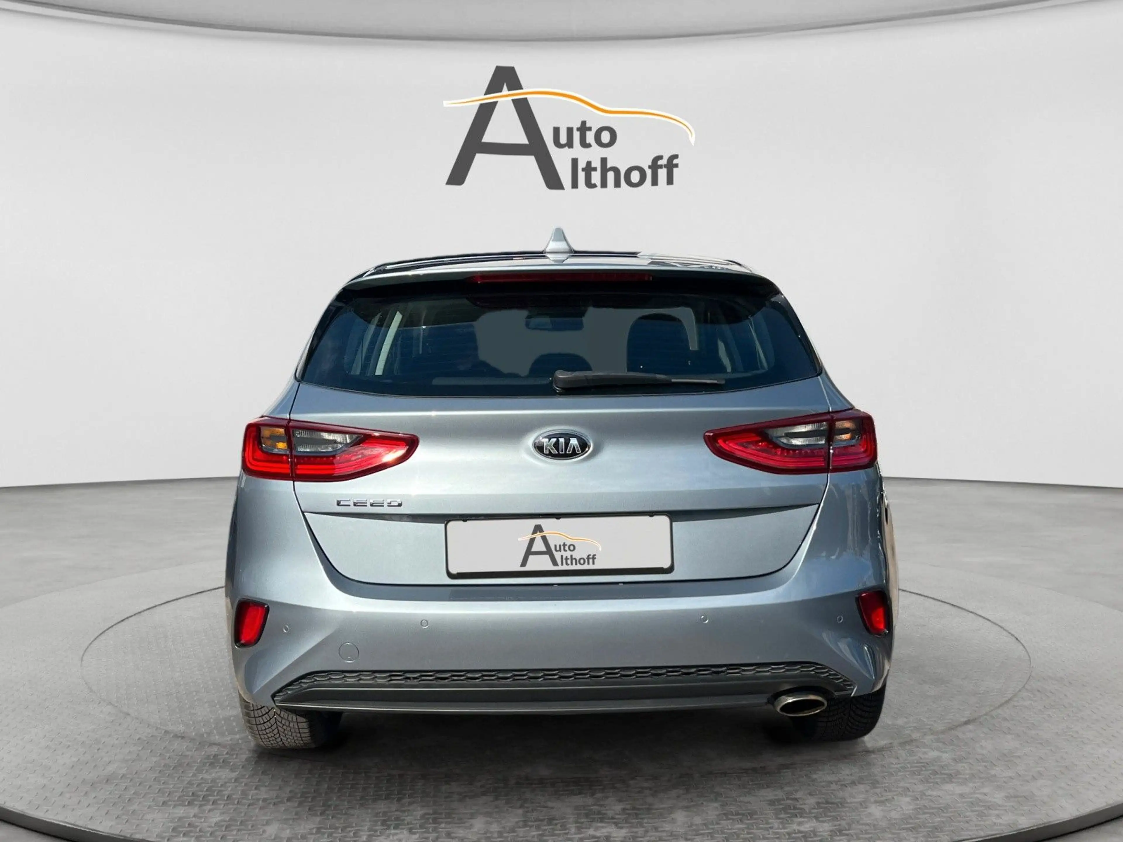 Kia Ceed / cee'd — photo 3