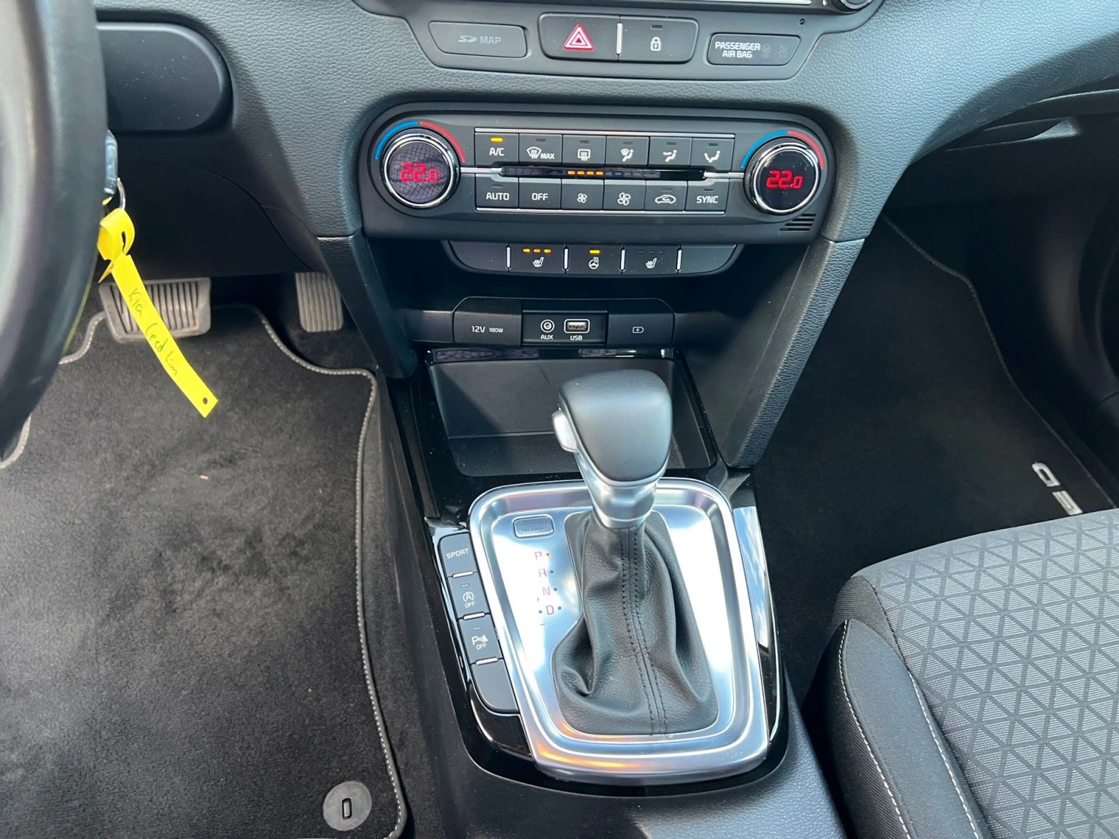Kia Ceed / cee'd — photo 14