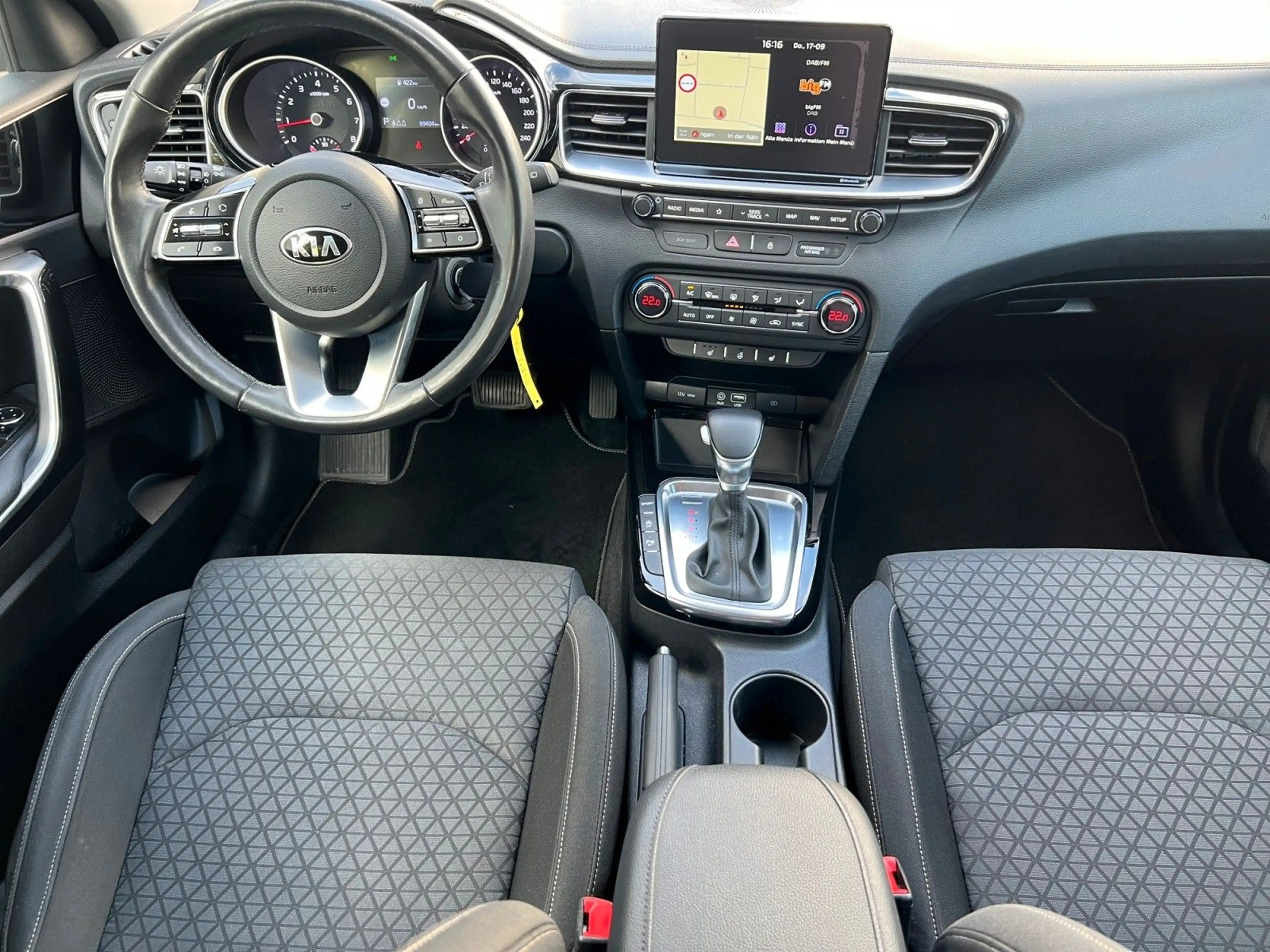 Kia Ceed / cee'd — photo 11