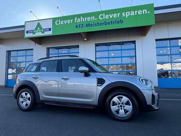 COOPER Countryman Essential Trim LED NAV KAMERA