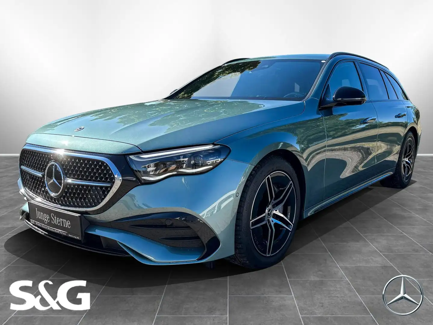 Mercedes-Benz E 220 d T AMG 360°+MBUX+Distro+AHK+DIG-LED+19 Argintiu - 1