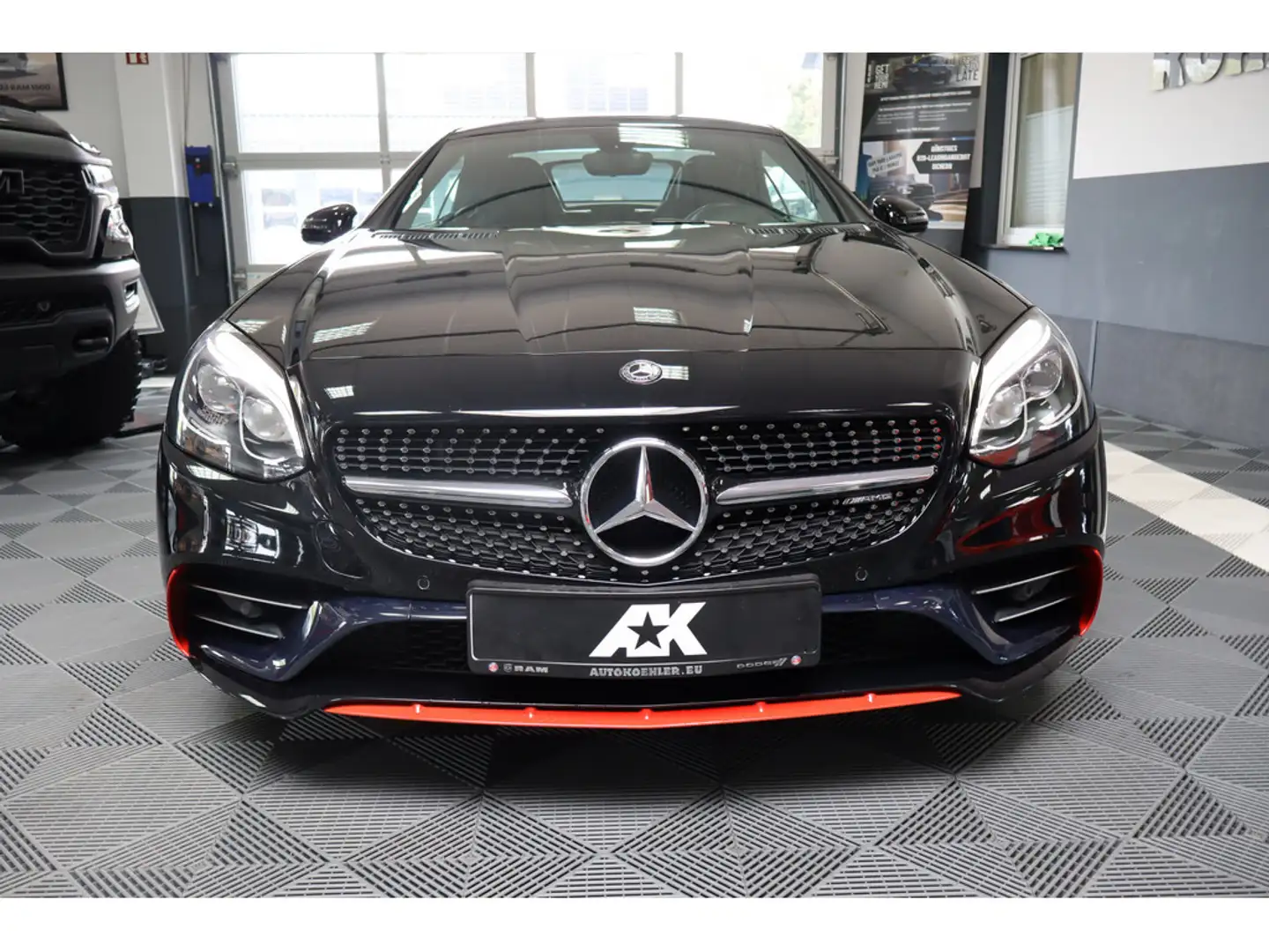 Mercedes-Benz SLC 43 AMG RedArt Edition Carbon H/K-Sound Zwart - 2