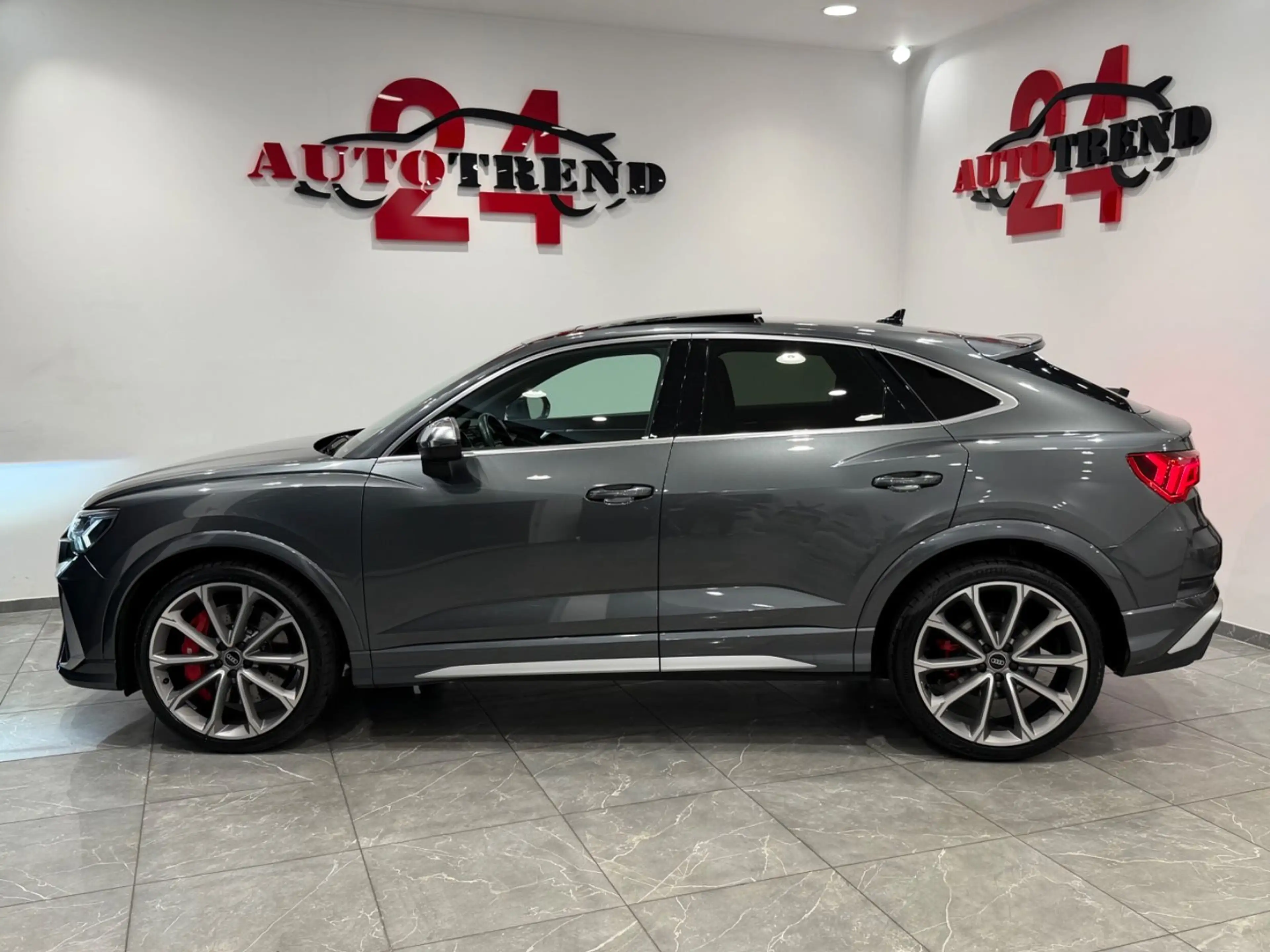 Audi RS Q3 Sportback 2.5 TFSI quattro PANO *RS-ABGAS* — photo 10