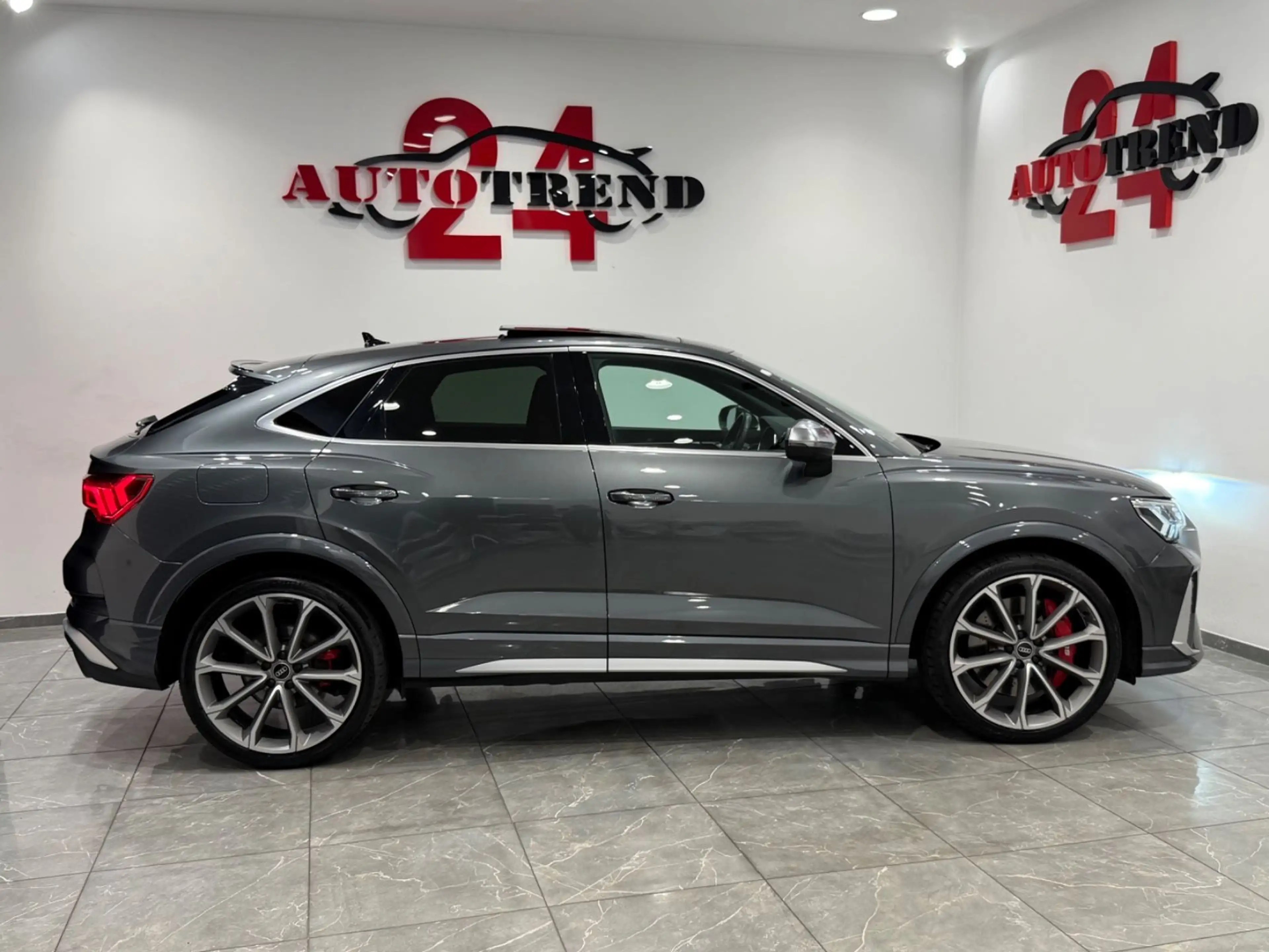 Audi RS Q3 Sportback 2.5 TFSI quattro PANO *RS-ABGAS* — photo 9