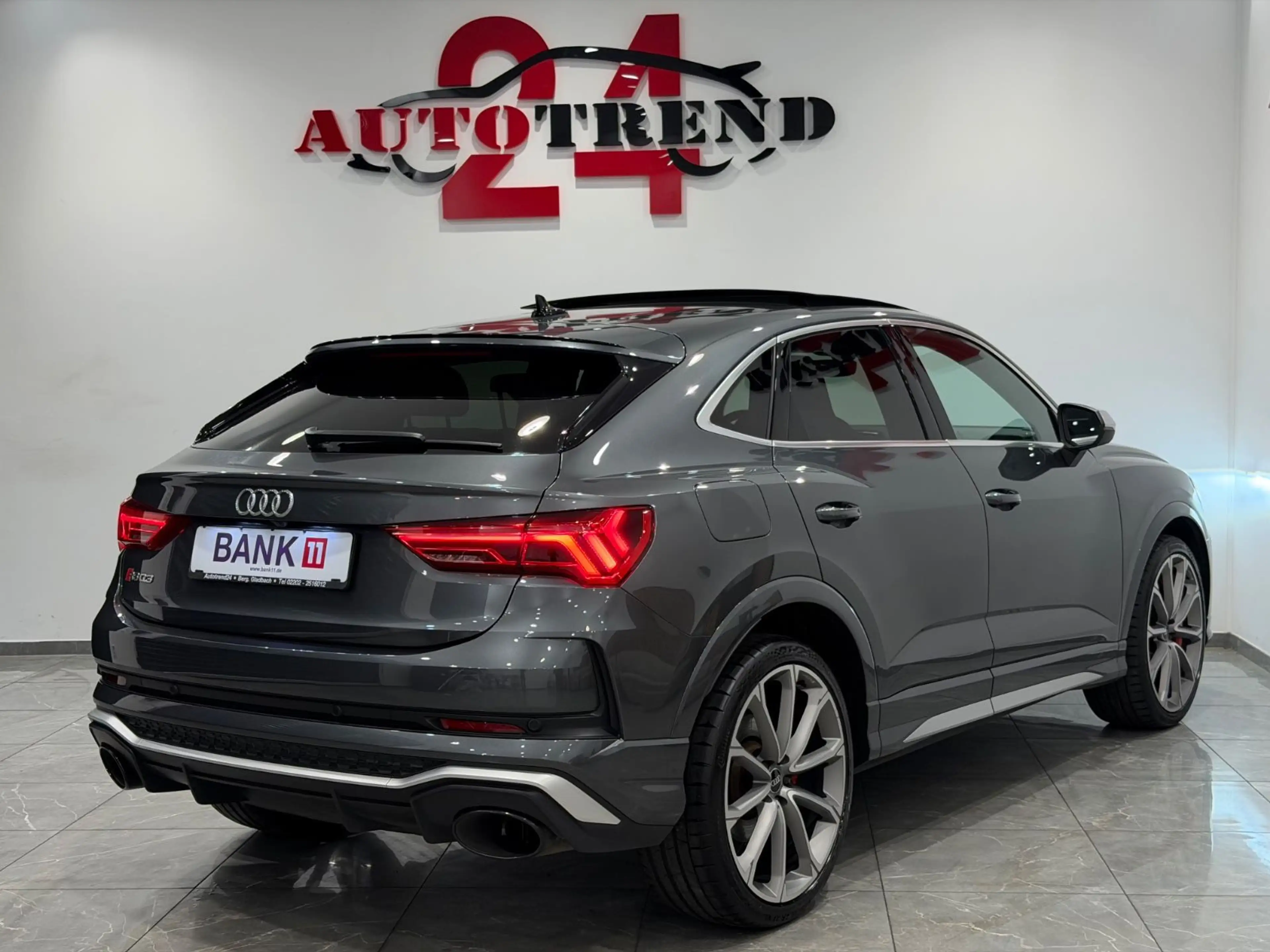 Audi RS Q3 Sportback 2.5 TFSI quattro PANO *RS-ABGAS* — photo 11