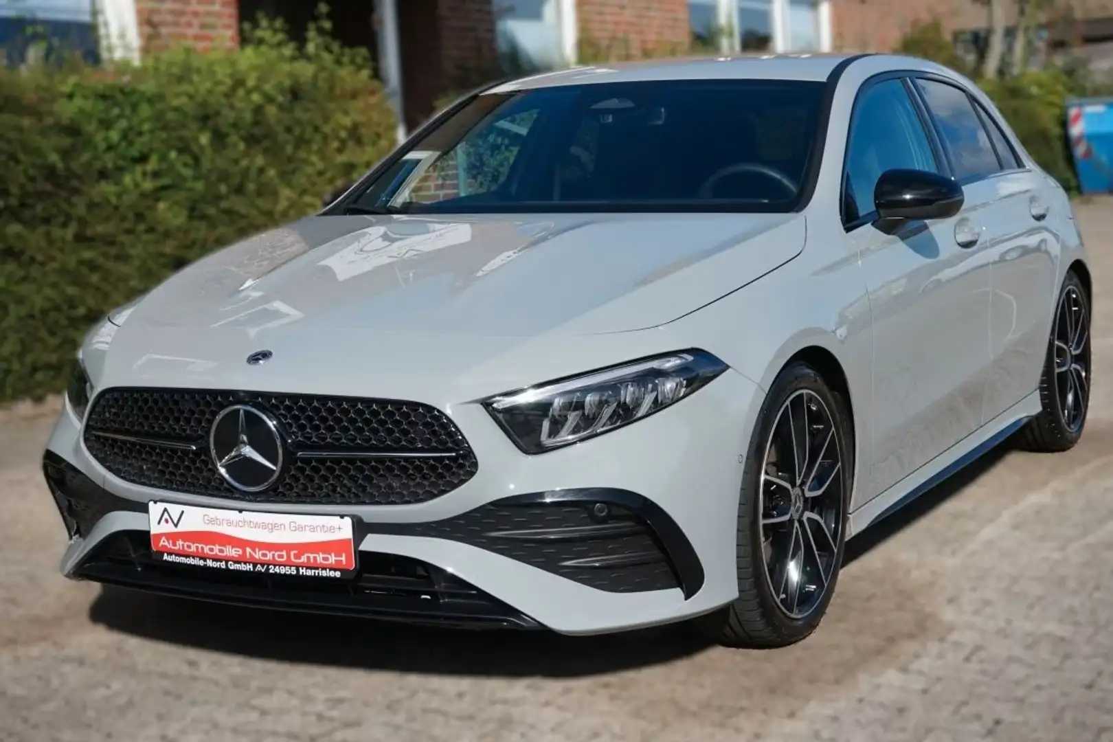 Mercedes-Benz A 200 Premium Plus 2025 AMG Paket Grigio - 1