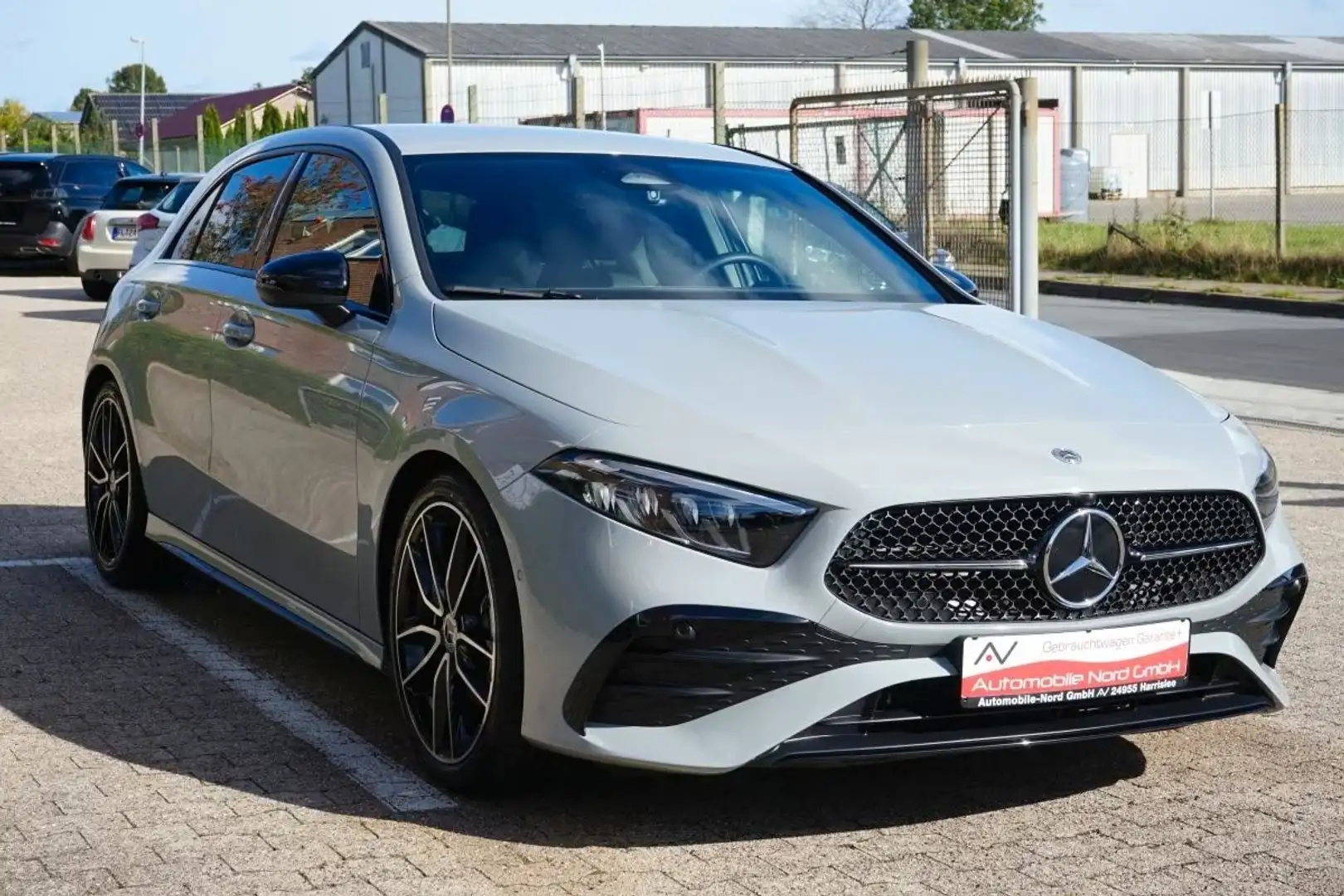 Mercedes-Benz A 200 Premium Plus 2025 AMG Paket Grigio - 2