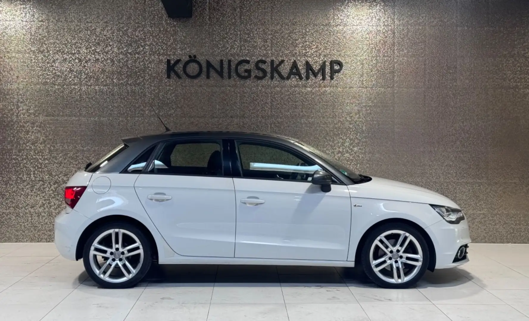 Audi A1 Sportback S line Sportpaket 1.4 Aut. Weiß - 2