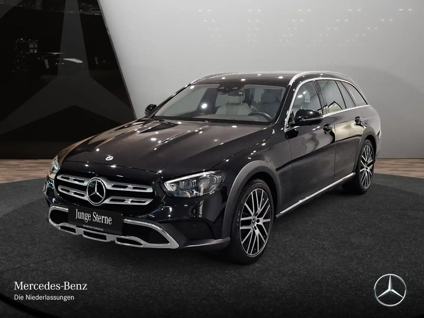 Mercedes-Benz E 450 T 4M AVANTG+PANO+360+AHK+MULTIBEAM+STHZG+HUD Noir - 2