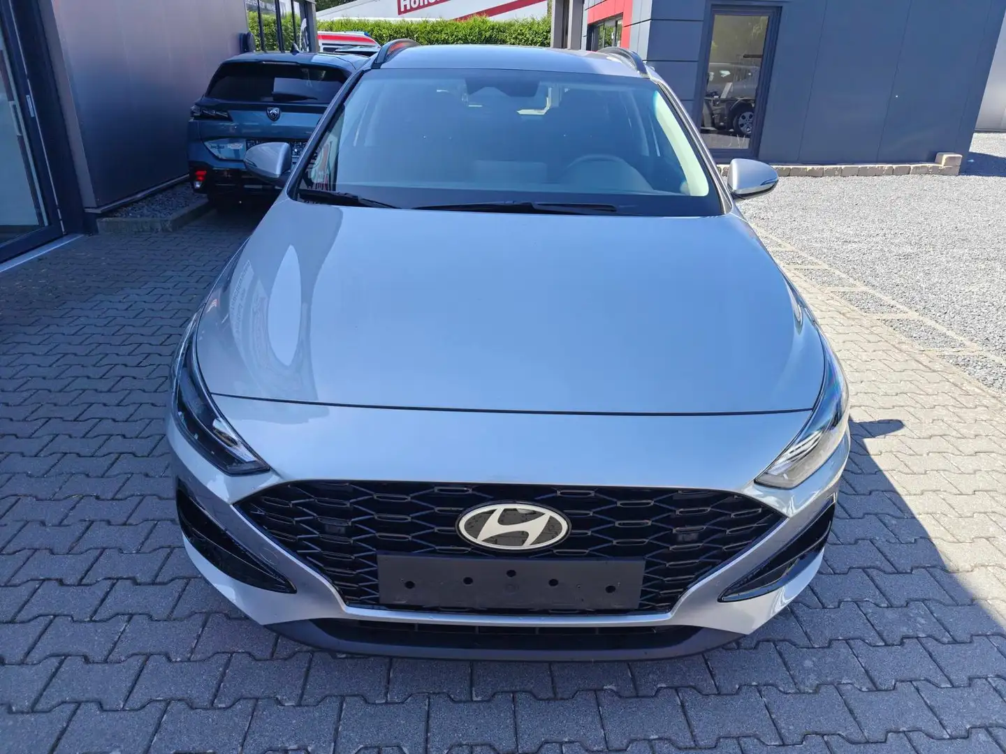 Hyundai i30 Kombi Style SW 1.6 Style*Navi*LED*Shzg*Lhzg*TOT... Silber - 2