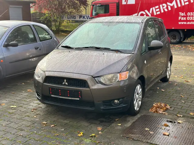 Mitsubishi Colt Colt  5-Türer 1.1 Neue Allwetterreifen/Sitzhei.