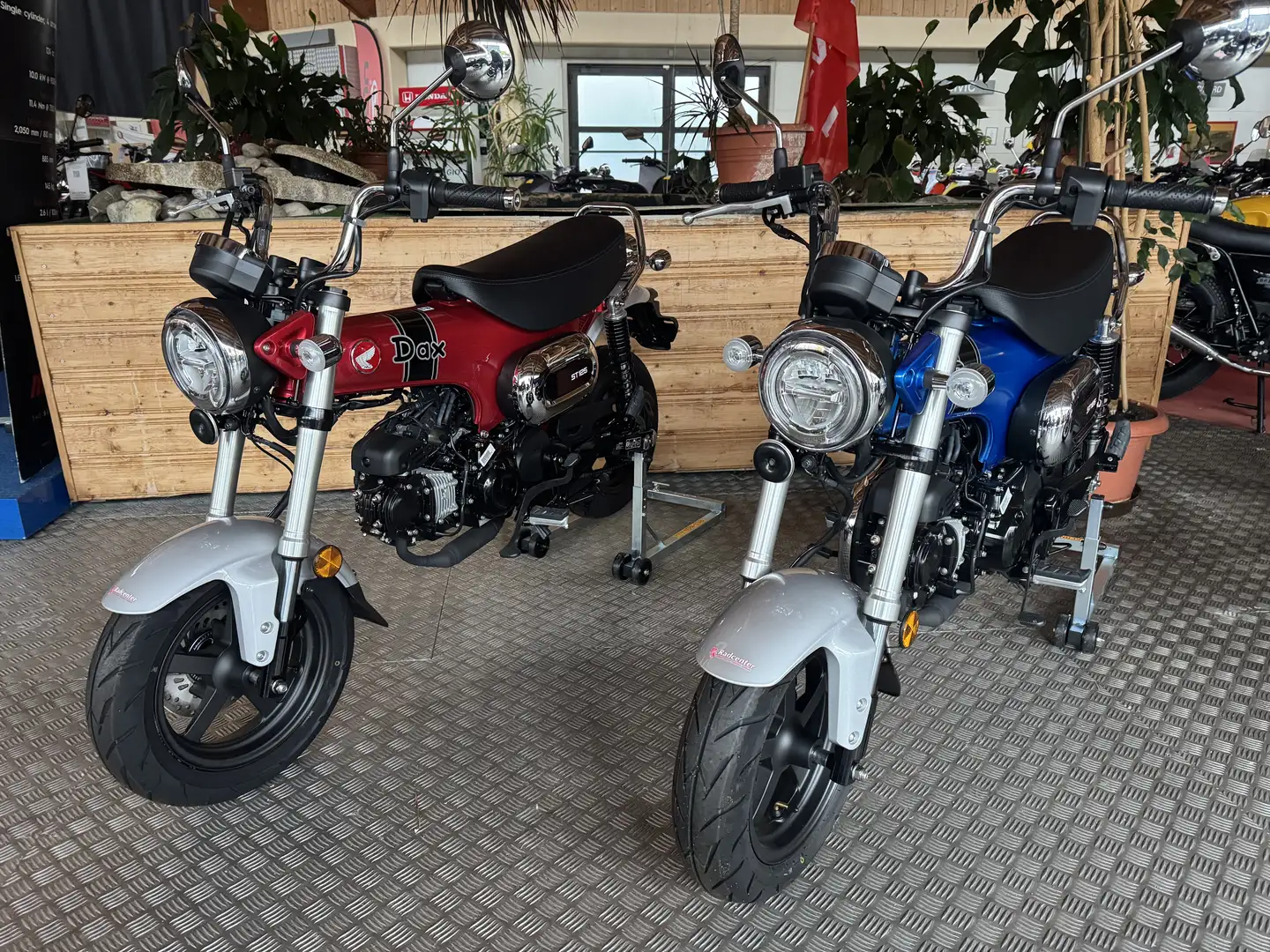Honda DAX ST 125 Niebieski - 1