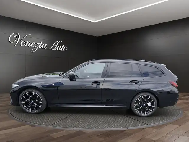 BMW 3 Series view 3