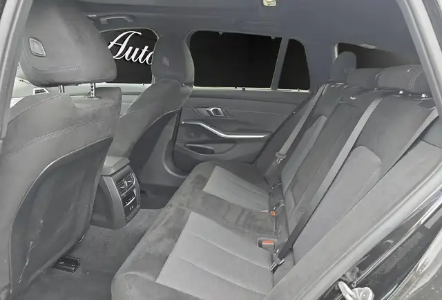 BMW 3 Series view 8