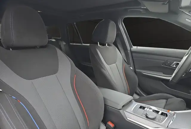 BMW 3 Series view 11