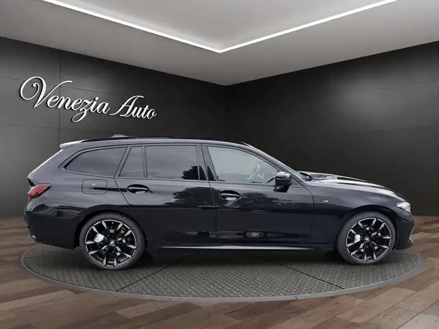 BMW 3 Series view 9