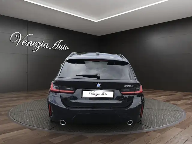 BMW 3 Series view 5