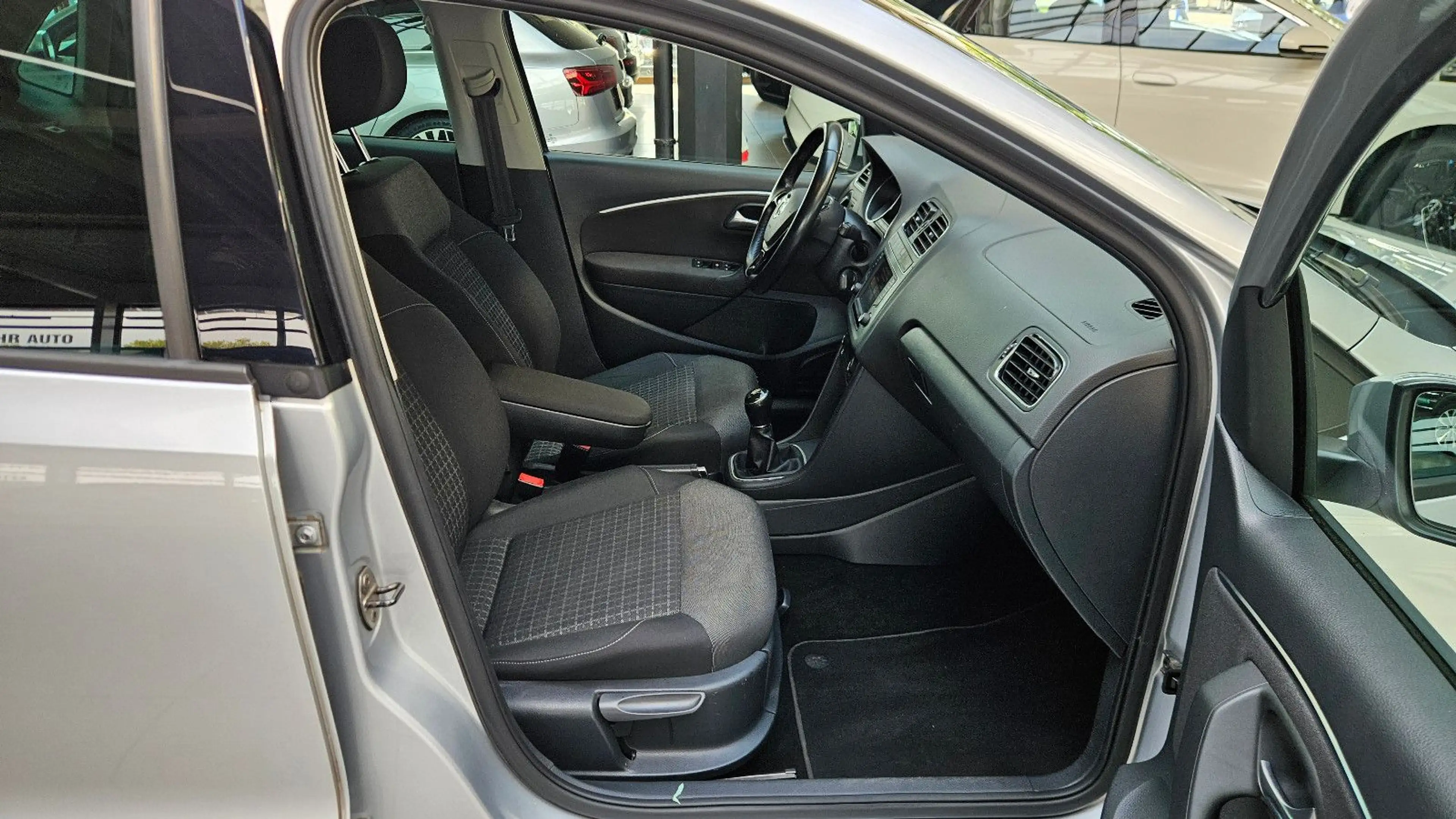 Volkswagen Polo V Comfortline BMT/Start-Stopp *Navi*SHZ* — photo 13