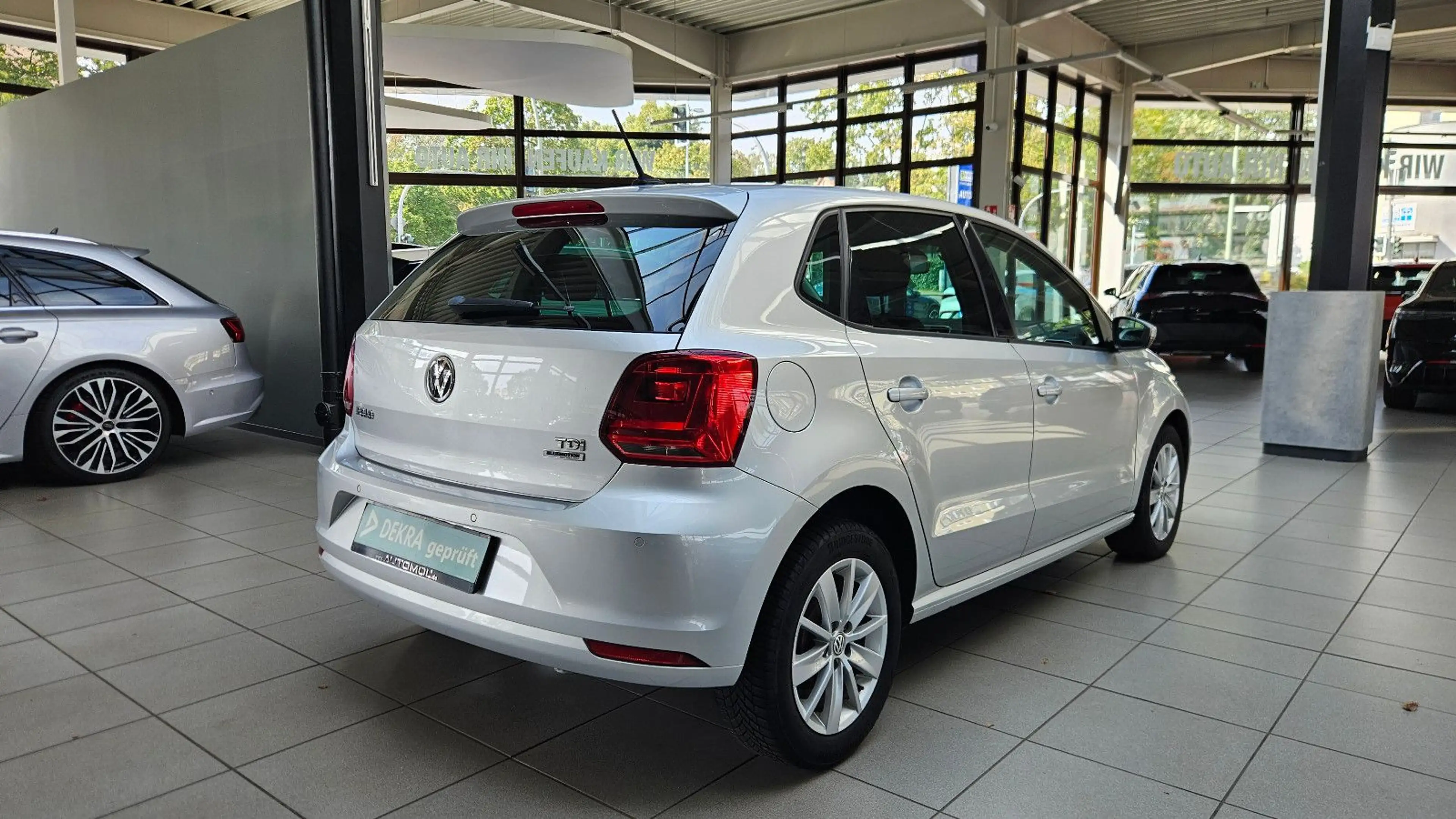 Volkswagen Polo V Comfortline BMT/Start-Stopp *Navi*SHZ* — photo 4