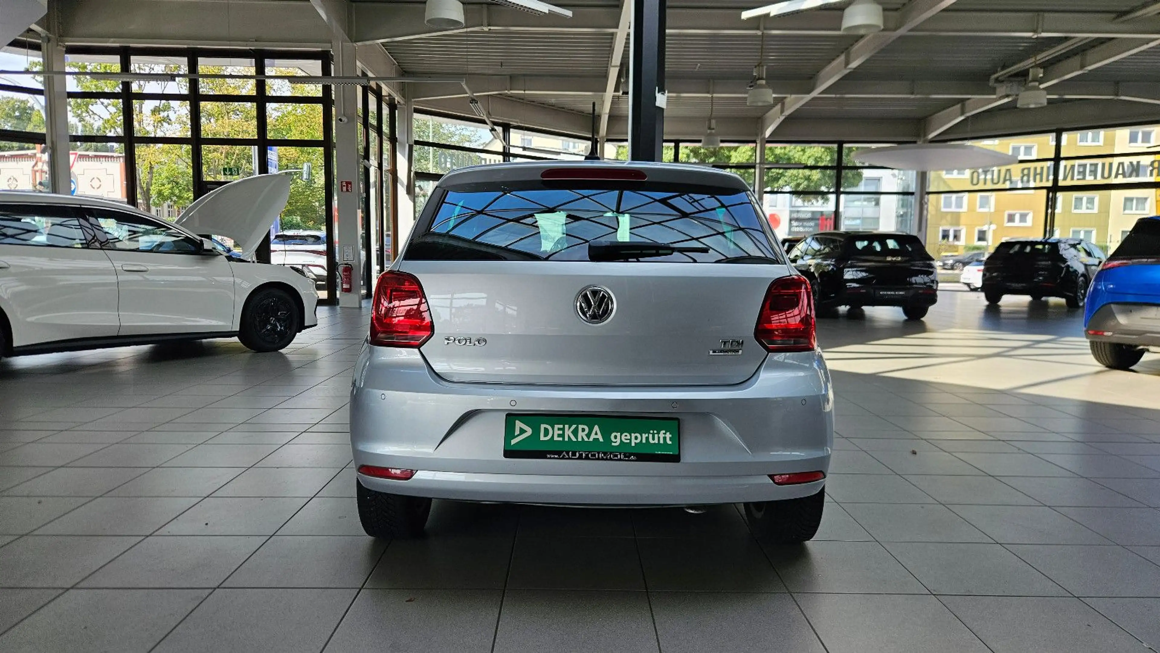 Volkswagen Polo V Comfortline BMT/Start-Stopp *Navi*SHZ* — photo 6