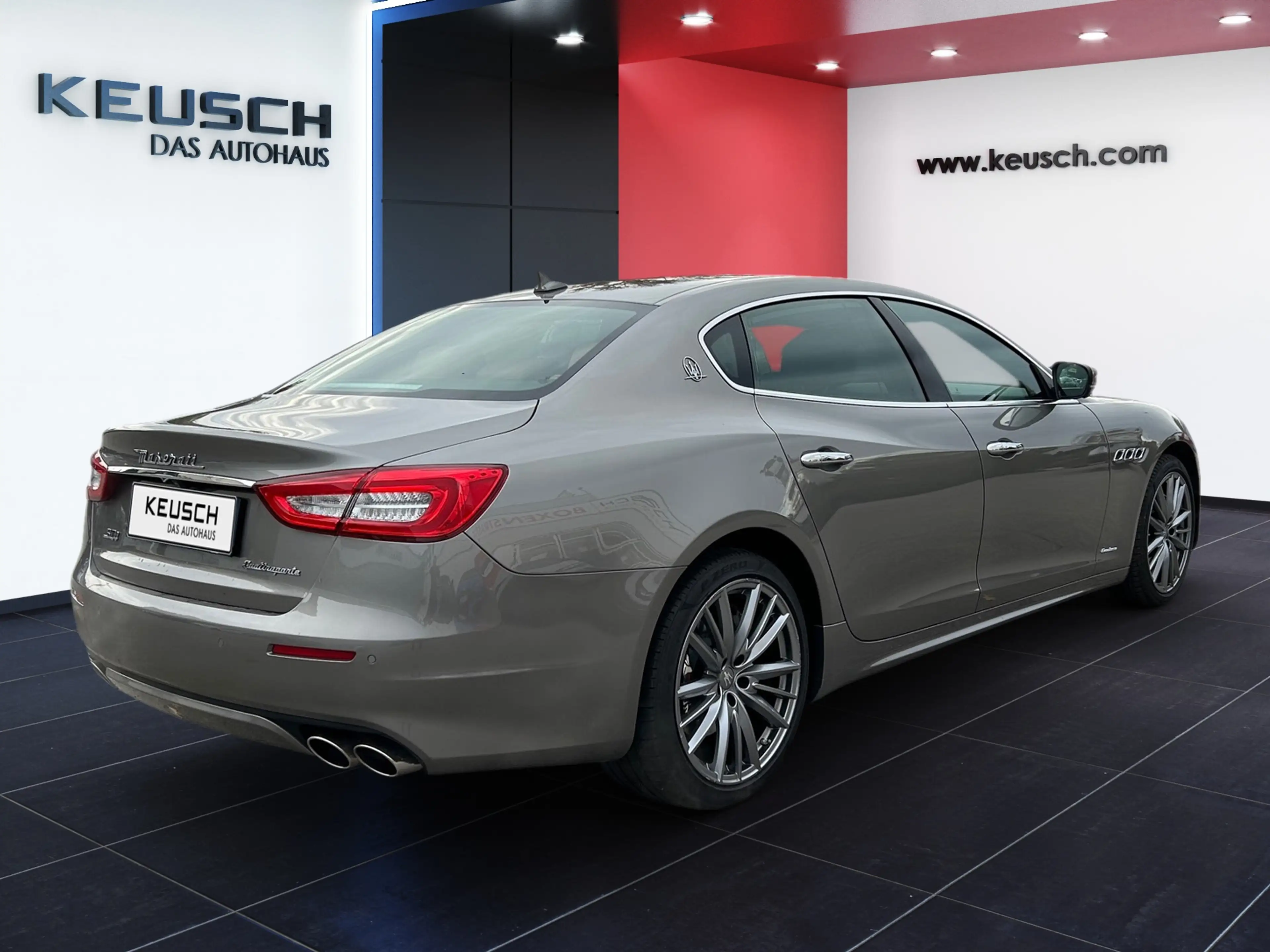 Maserati Quattroporte Quattroporte SQ4 GranLusso — photo 13