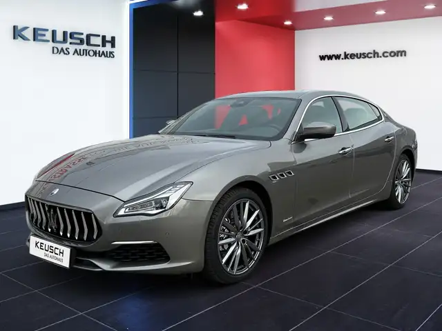 Maserati Quattroporte Quattroporte SQ4 GranLusso Ansicht 2
