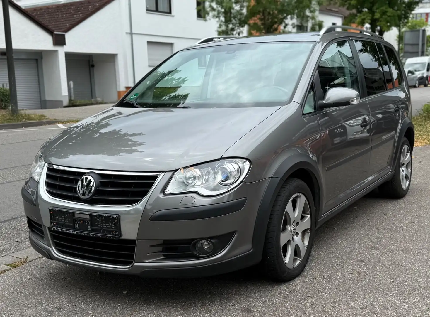 Volkswagen Touran CrossTouran 2.0 TDI DSG/NAVI/SHZ/XENON/7-Sitzer Grau - 2
