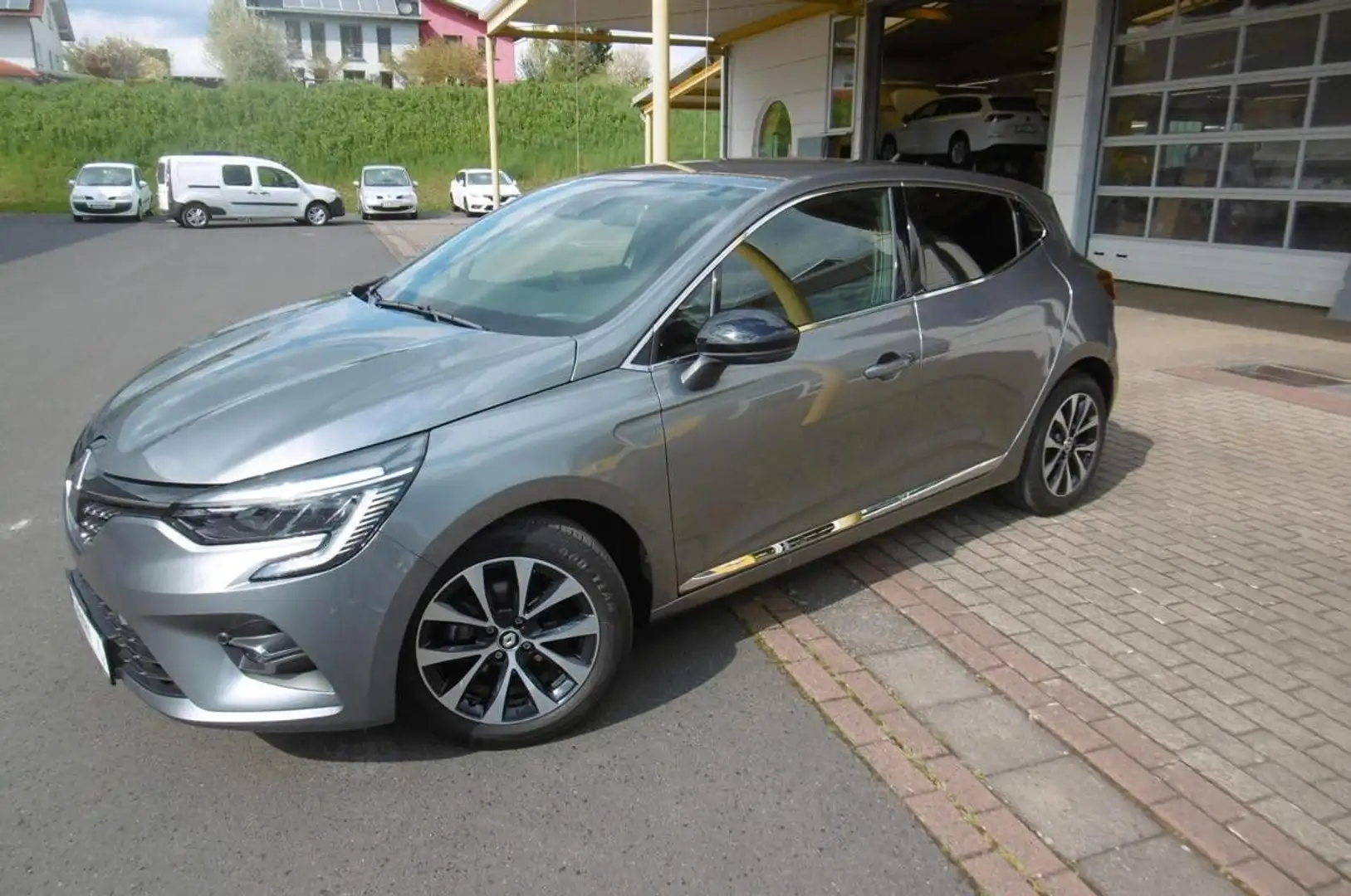 Renault Clio Techno TCE 90+RFK+SHZ+9,3Navi+LED+Alu16+Met Gris - 1