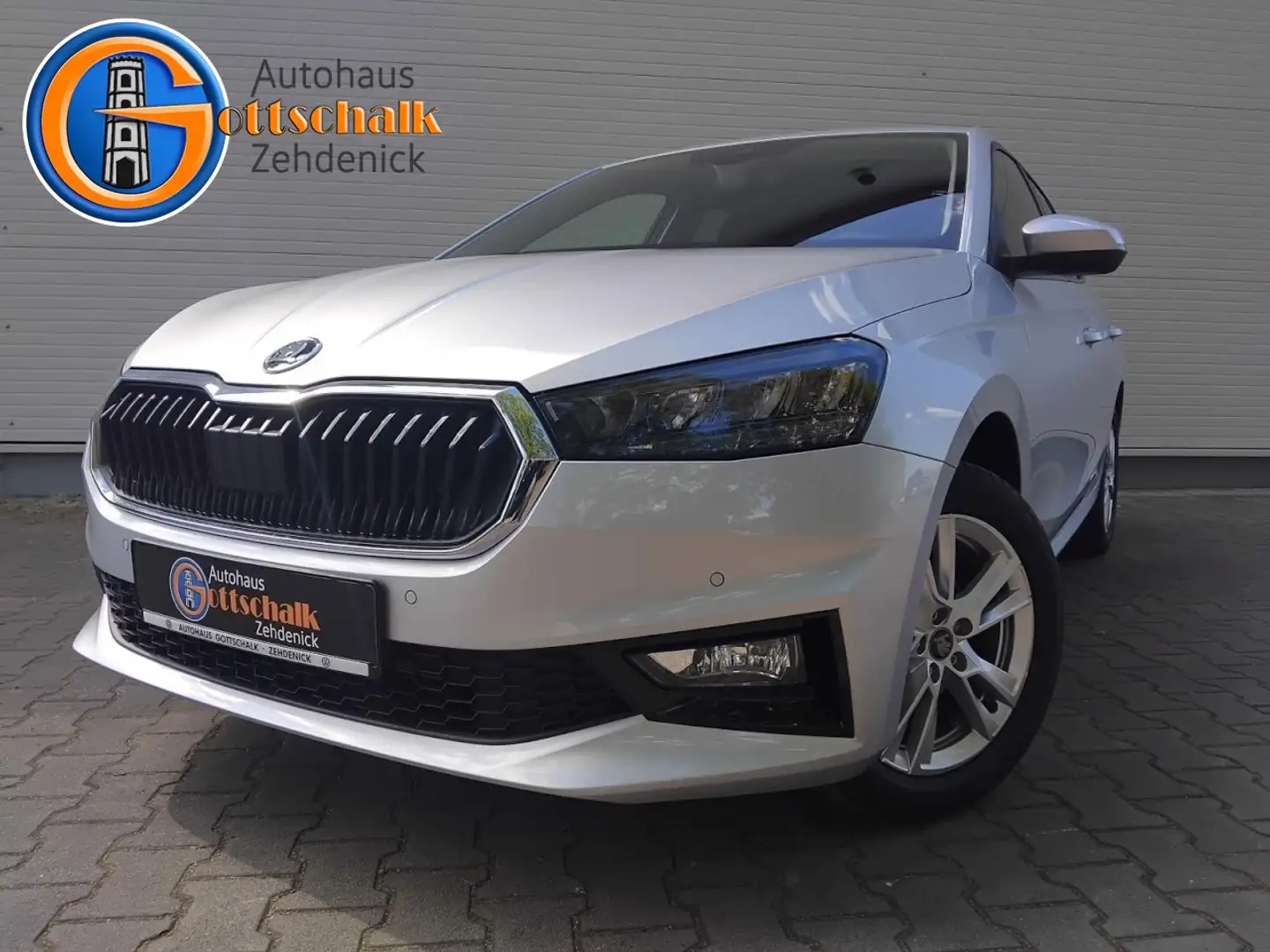 Skoda Fabia Premium 1.0 TSI SHZ PDC Kamera Keyless Klima Plateado - 1