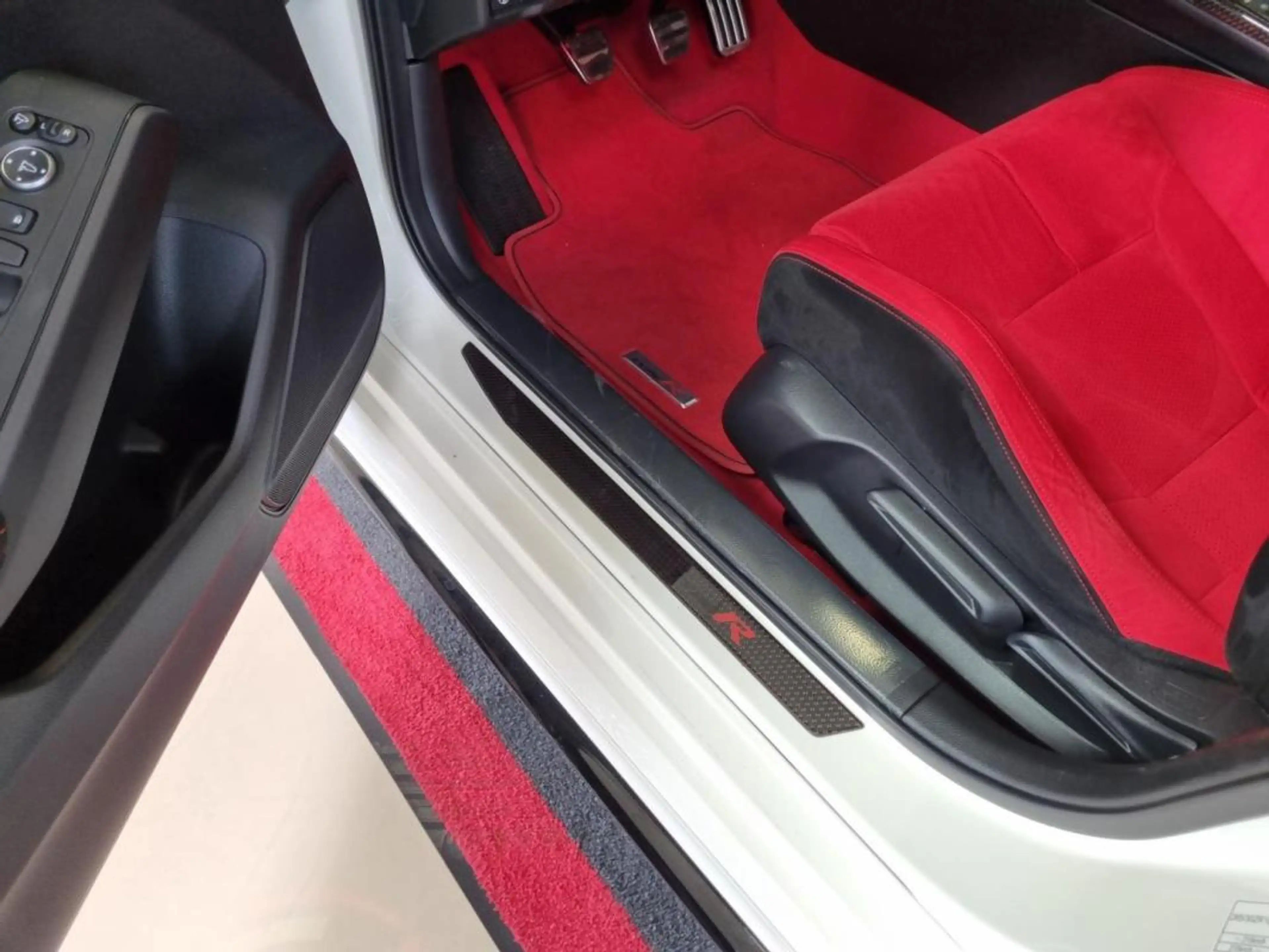 Honda Civic 2.0 i-VTEC 329ch Type R — photo 13