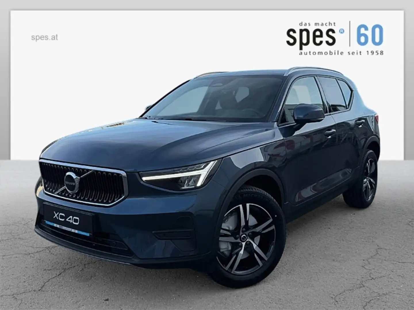 Volvo XC40 B3 Core Blau - 2