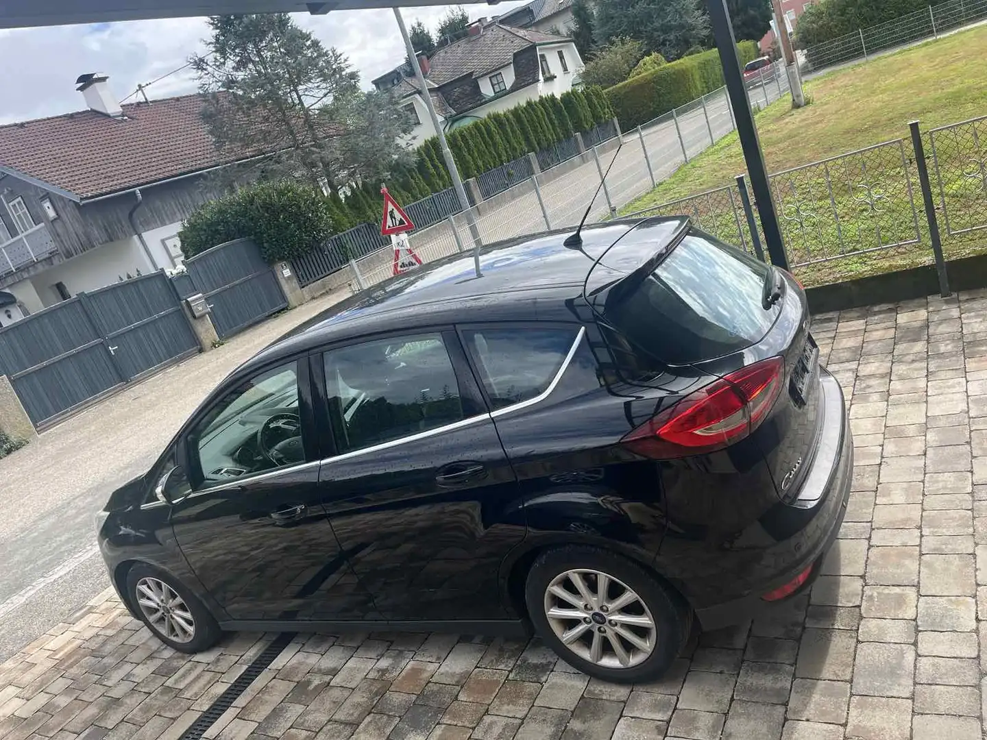 Ford C-Max C-MAX Titanium 1,5 TDCi Titanium Schwarz - 1