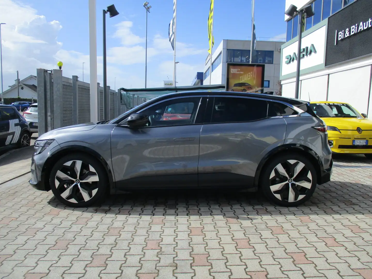 Renault Megane E-Tech Megane E-Tech Techno EV60 220cv AC22 Grigio - 2