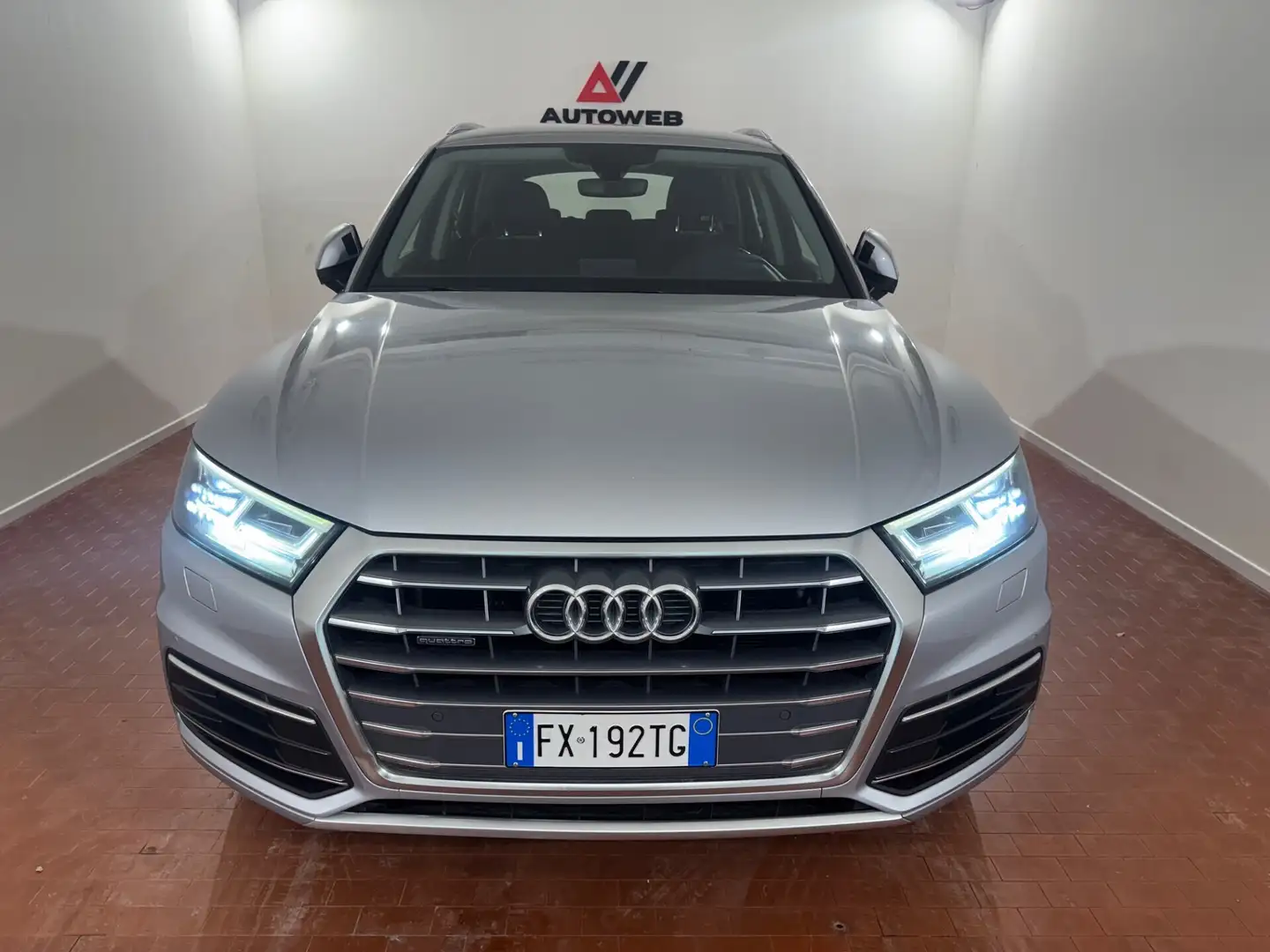 Audi Q5 40 TDI quattro S tronic Sport Gris - 2