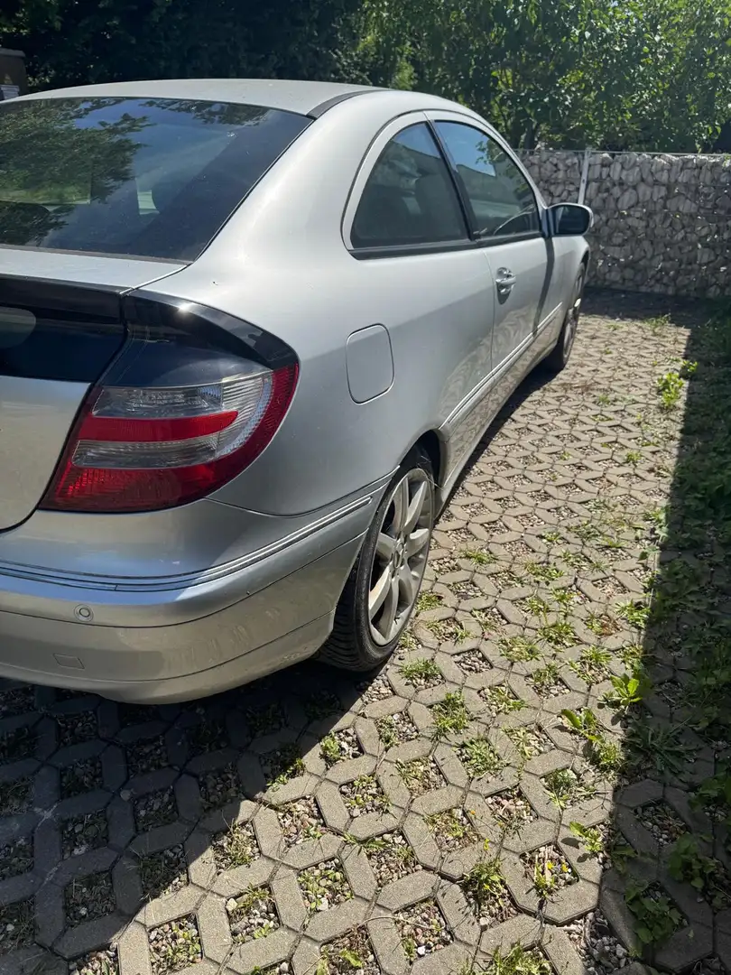 Mercedes-Benz 220 CDI Gris - 2