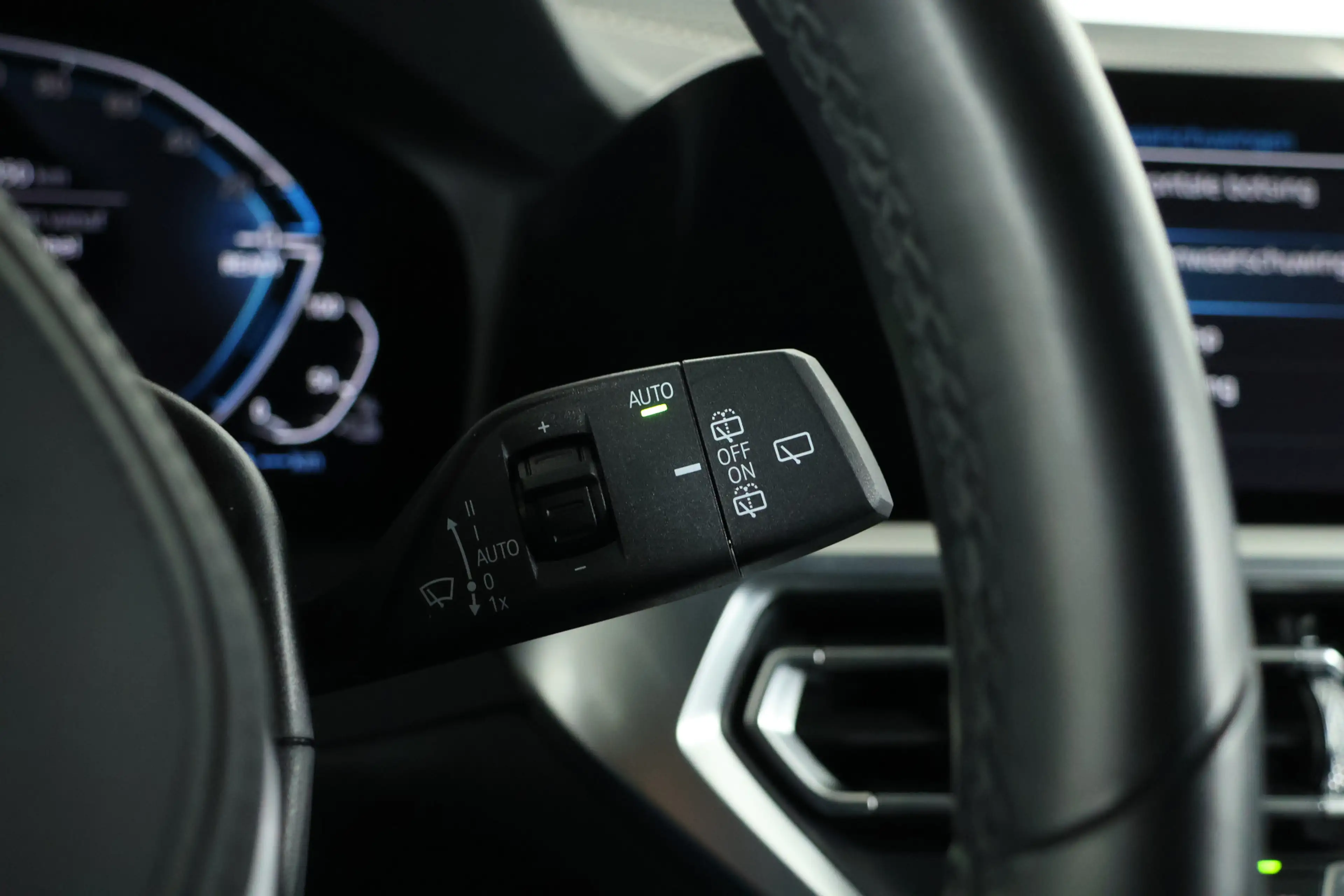 BMW 330 3 Serie Touring 330e xDrive M-Sport / Laser-LED / — photo 28