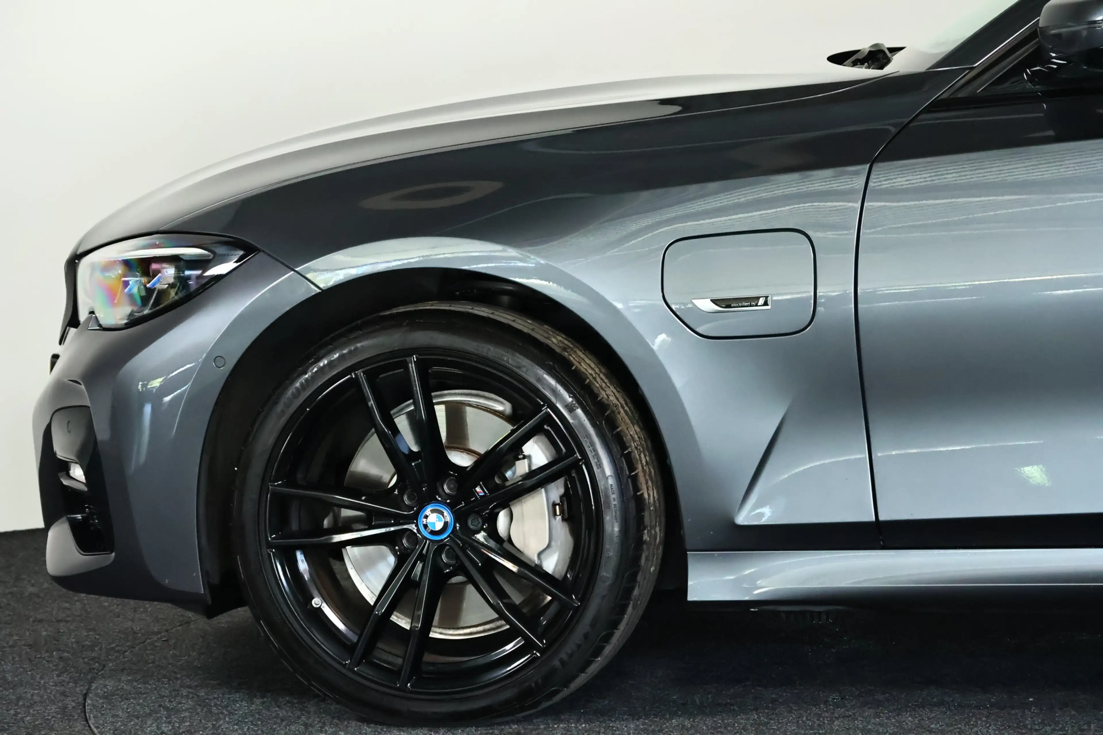BMW 330 3 Serie Touring 330e xDrive M-Sport / Laser-LED / — photo 32