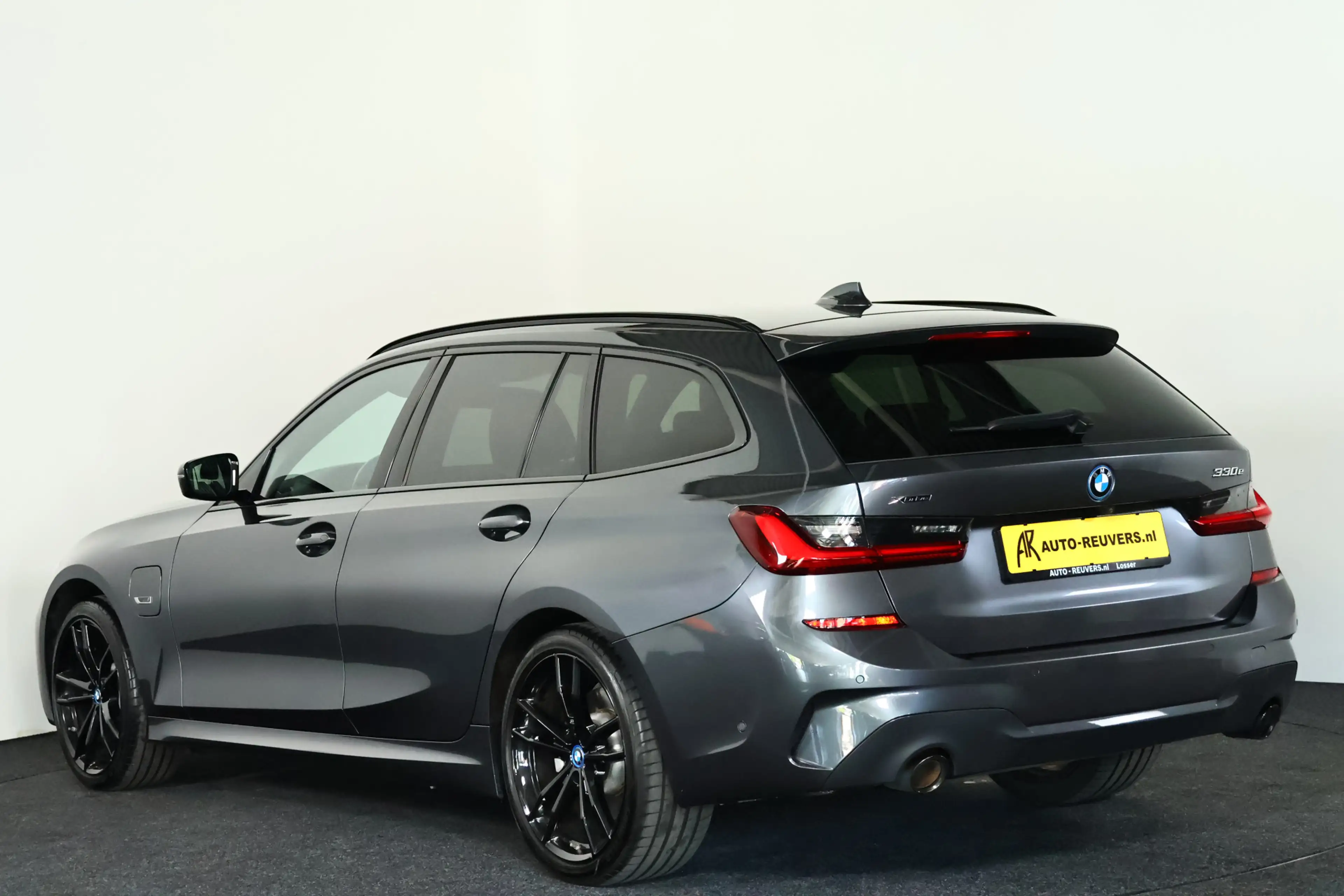 BMW 330 3 Serie Touring 330e xDrive M-Sport / Laser-LED / — photo 6