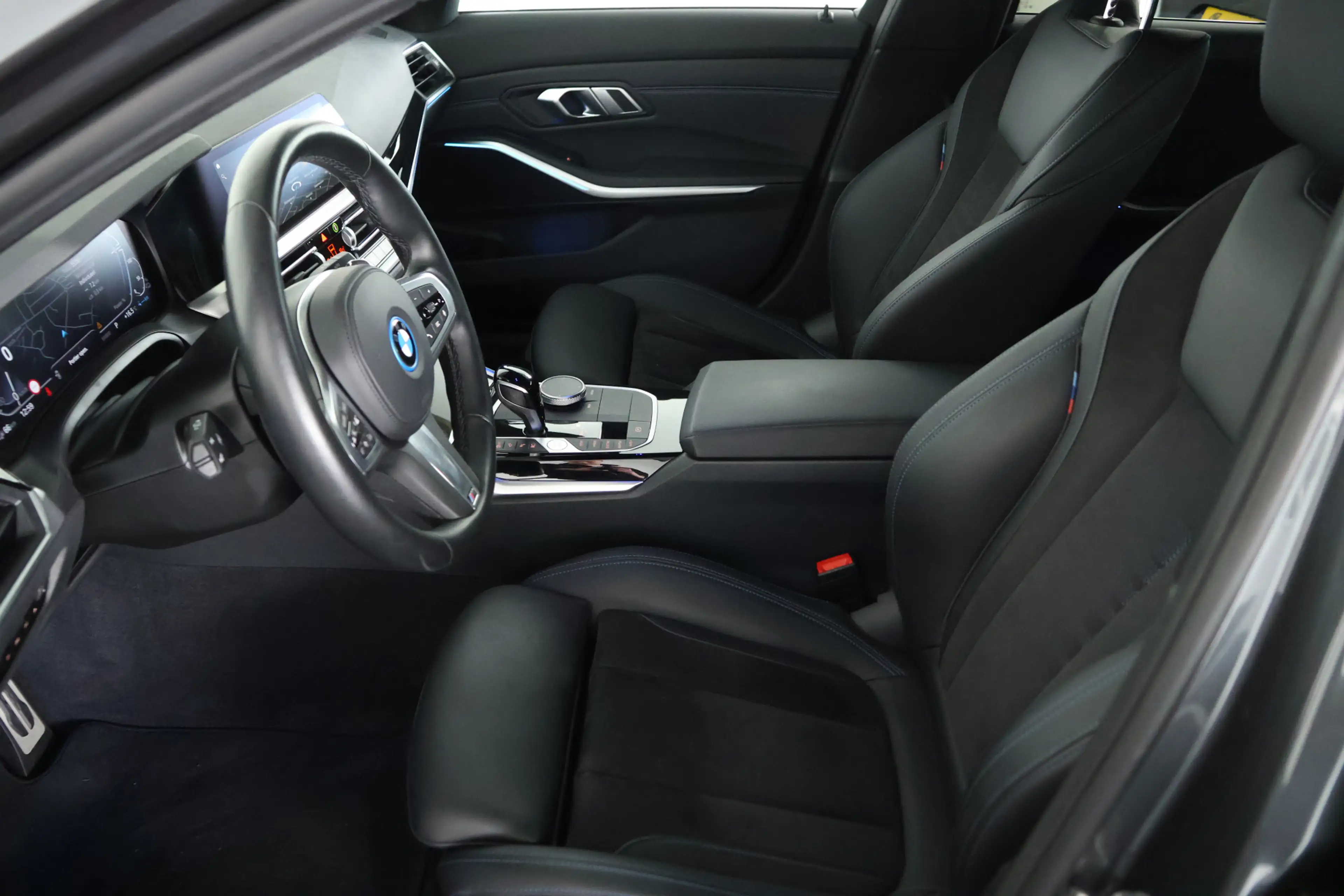 BMW 330 3 Serie Touring 330e xDrive M-Sport / Laser-LED / — photo 3