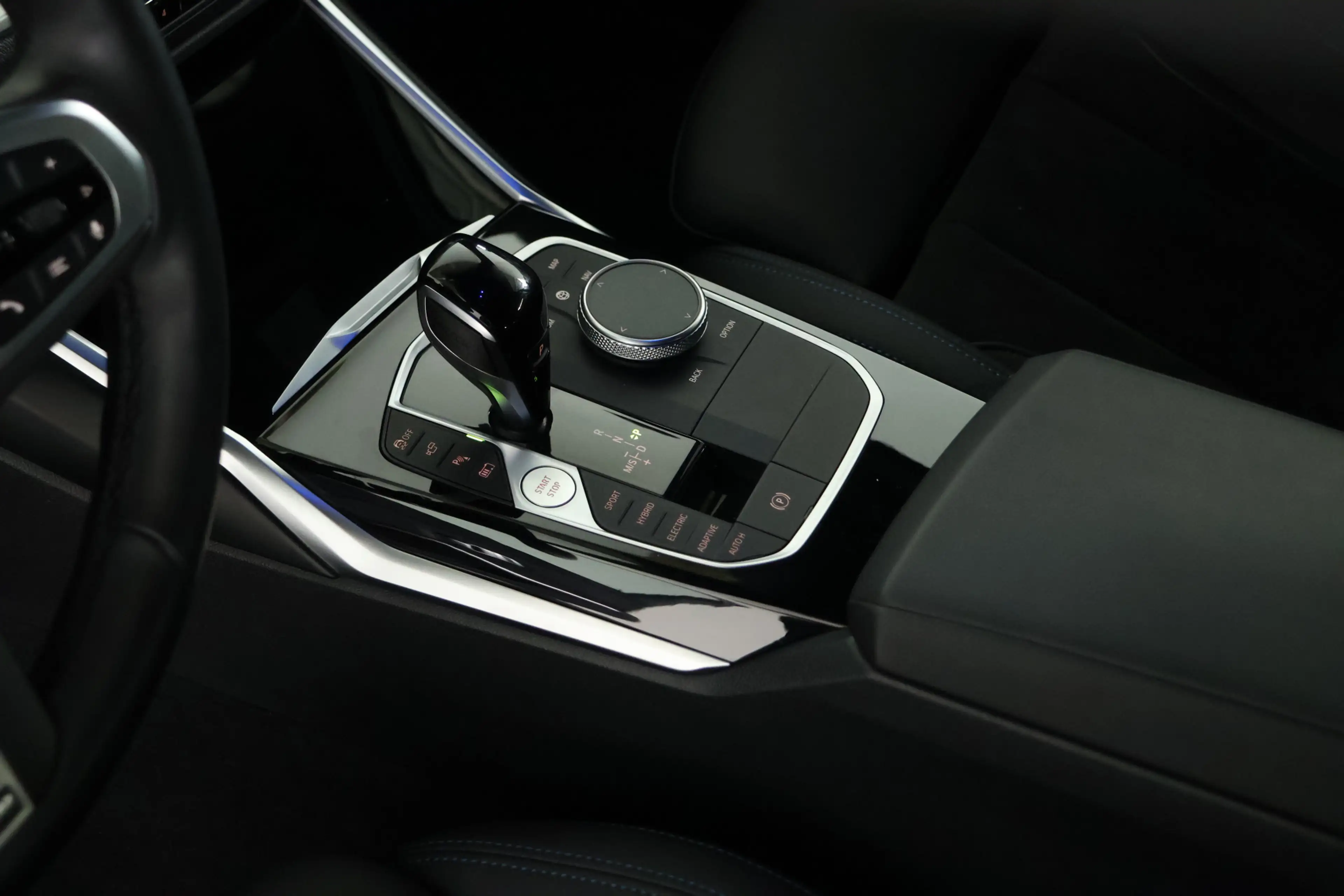 BMW 330 3 Serie Touring 330e xDrive M-Sport / Laser-LED / — photo 31