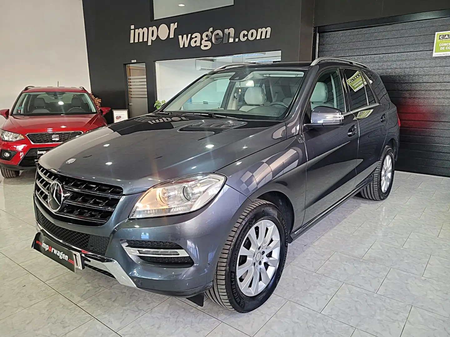 Mercedes-Benz ML 250 250BlueTec 4M 7G Plus (9.75) Gris - 1