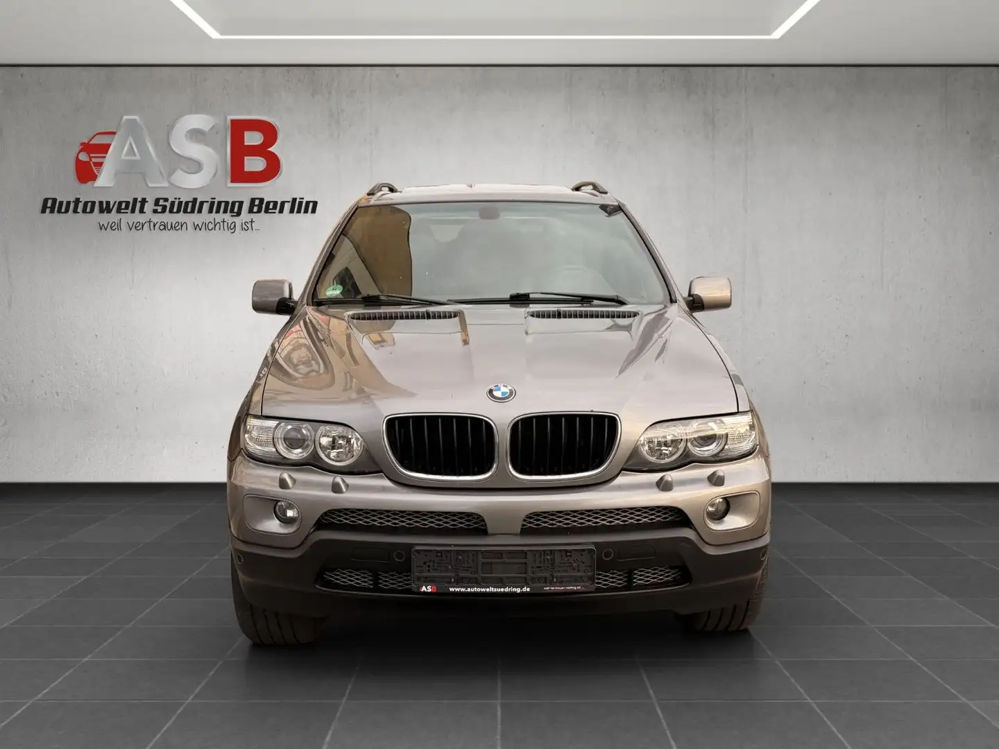 BMW X5 3.0d Sportpaket*Pano*Navi*Leder*2.Hand*Xenon Grau - 2