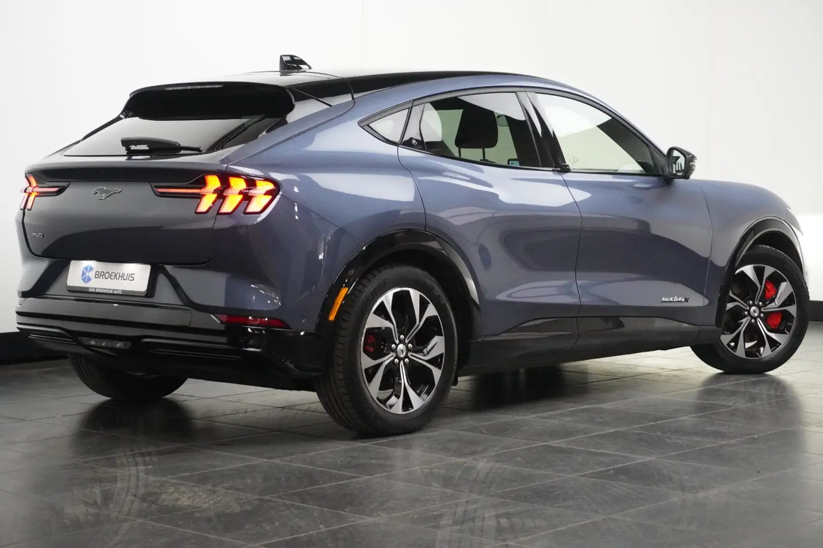 Ford Mustang Mach-E Extended AWD 98 kWh | Unieke Kleur! | Pano-dak | B Bleu - 2