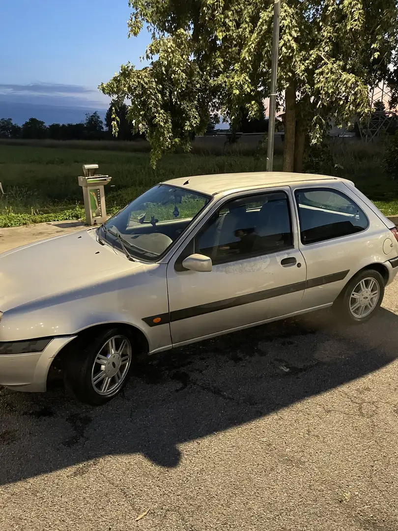 Ford Fiesta 3p 1.2 Ghia c/abs - 1