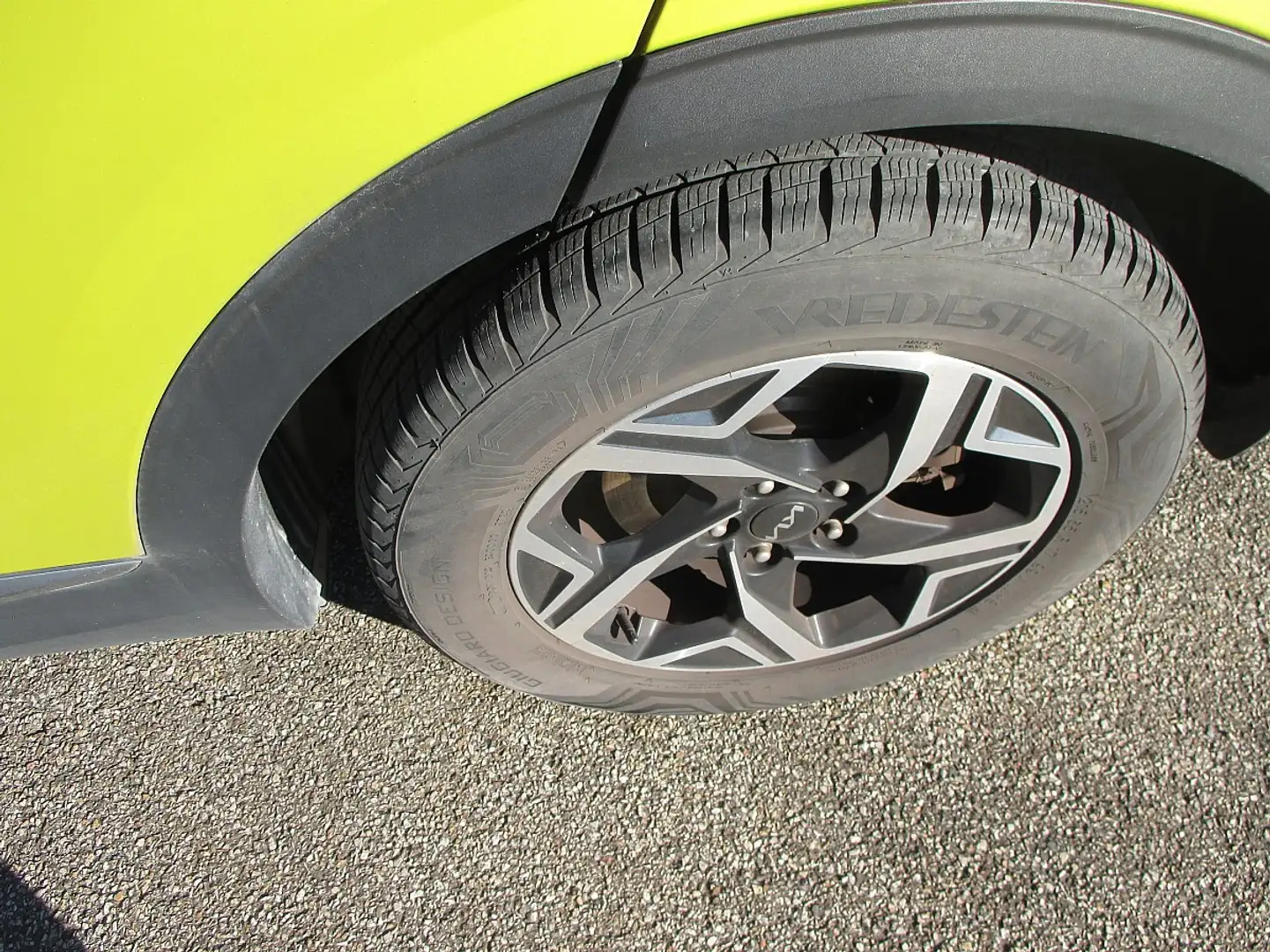 Kia Sportage 1,6 CRDI Silber Gelb - 2