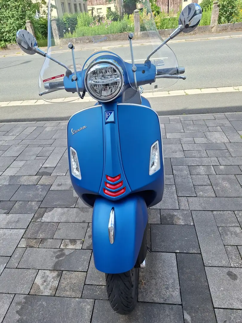 Vespa GTS Super Sport 300 Blauw - 2