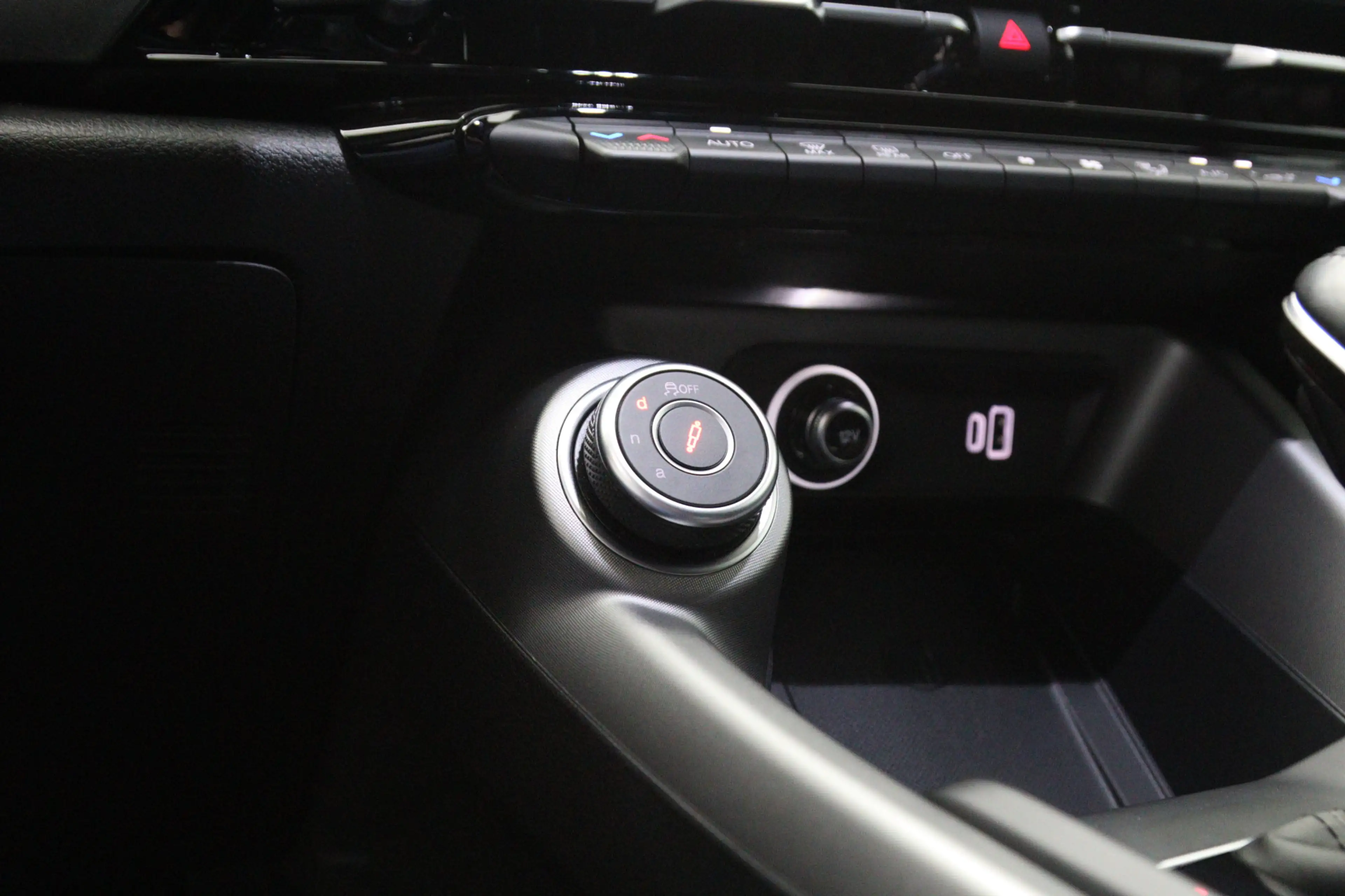 Alfa Romeo Tonale 1.3 Ibrida Plug-In Q4 Veloce 270 PK, Adap. Onderst — photo 19